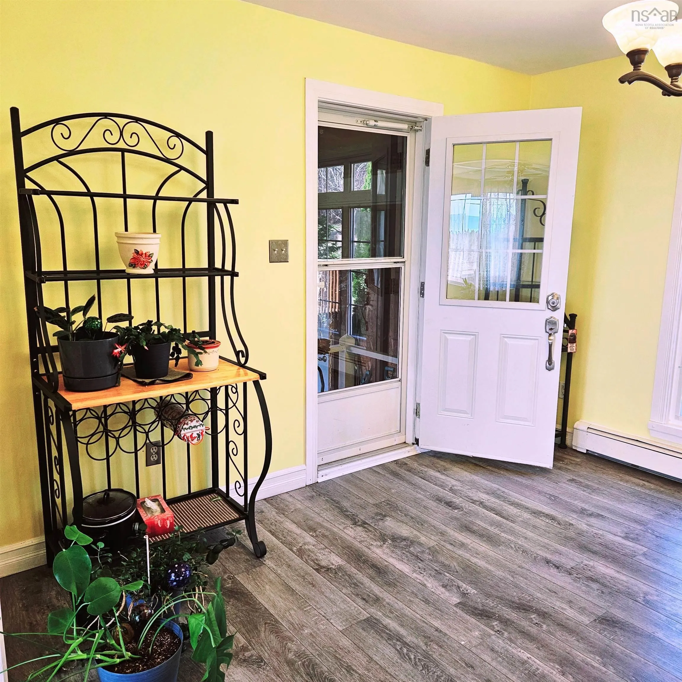 7587 East Bay Road ( Big Pond) Highway, Big Pond Ns B1j 1y8, 2 Bedrooms Bedrooms, ,3 BathroomsBathrooms,Residential,For Sale,East Bay Road ( Big Pond),202509603