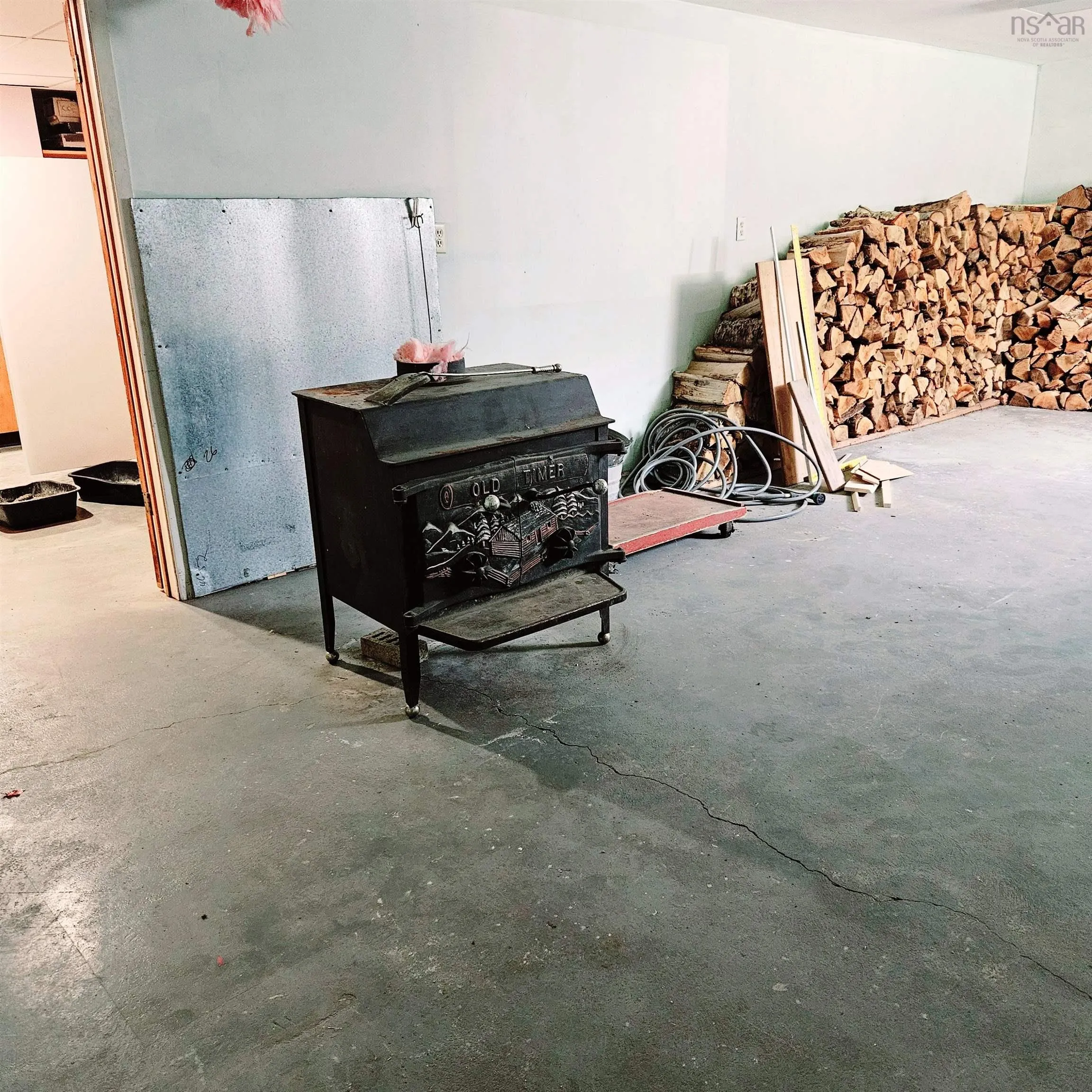 7587 East Bay Road ( Big Pond) Highway, Big Pond Ns B1j 1y8, 2 Bedrooms Bedrooms, ,3 BathroomsBathrooms,Residential,For Sale,East Bay Road ( Big Pond),202509603