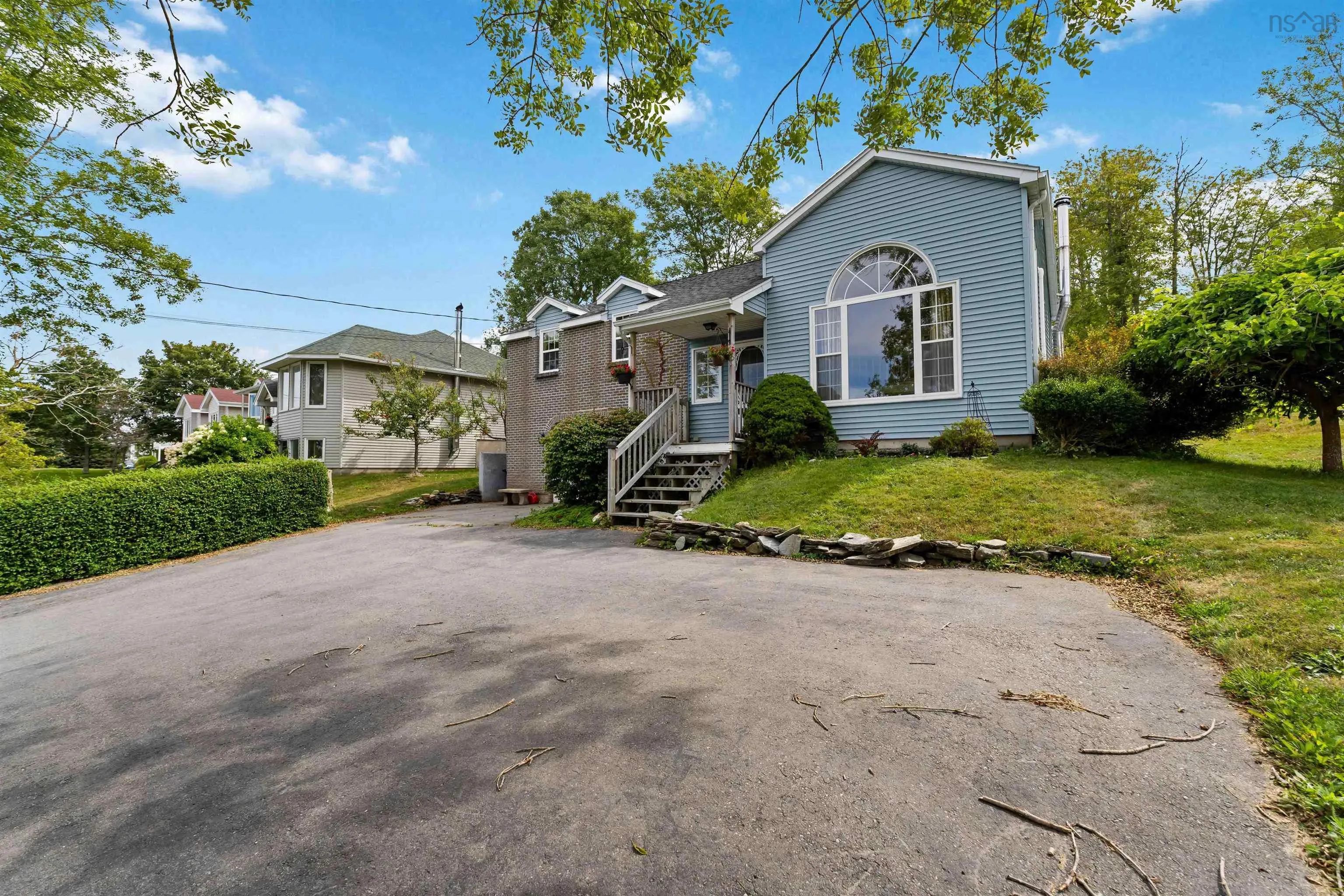 132 Highway 1, Dayton, NS B5A 5A1, 4 Bedrooms Bedrooms, ,2 BathroomsBathrooms,Residential,For Sale,Highway 1,202502556