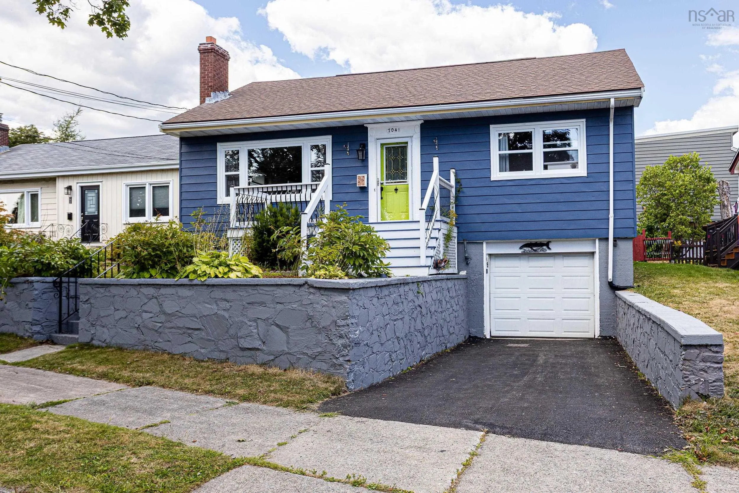 7041 Pearson Drive, Halifax, NS B3L 2K7, 2 Bedrooms Bedrooms, ,2 BathroomsBathrooms,Residential,For Sale,Pearson,202521408