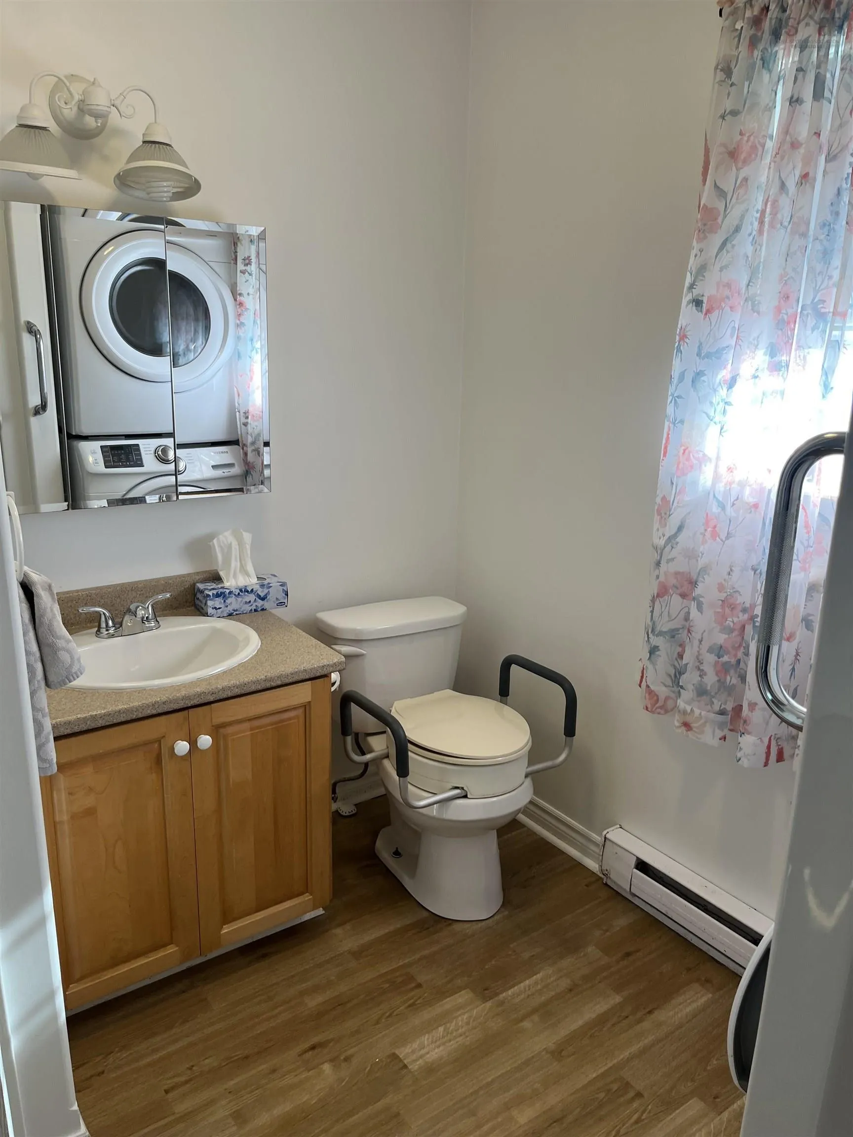 7 Gordon Street, Glace Bay, NS B1A 3Z1, 2 Bedrooms Bedrooms, ,1 BathroomBathrooms,Residential,For Sale,Gordon,202522012