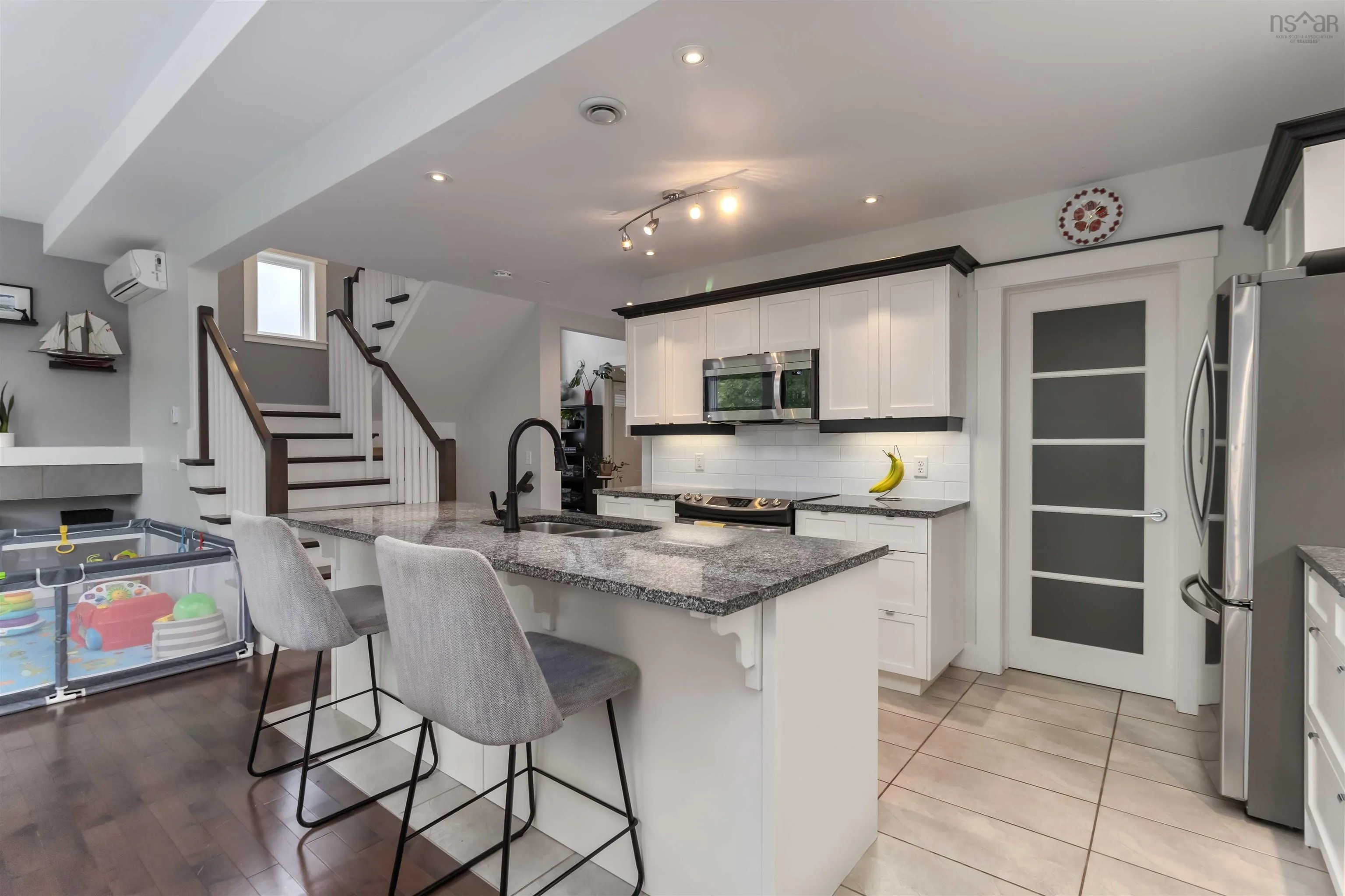 11 Aspenhill Court, Bedford, NS B4B 0M3, 4 Bedrooms Bedrooms, ,4 BathroomsBathrooms,Residential,For Sale,Aspenhill,202524476