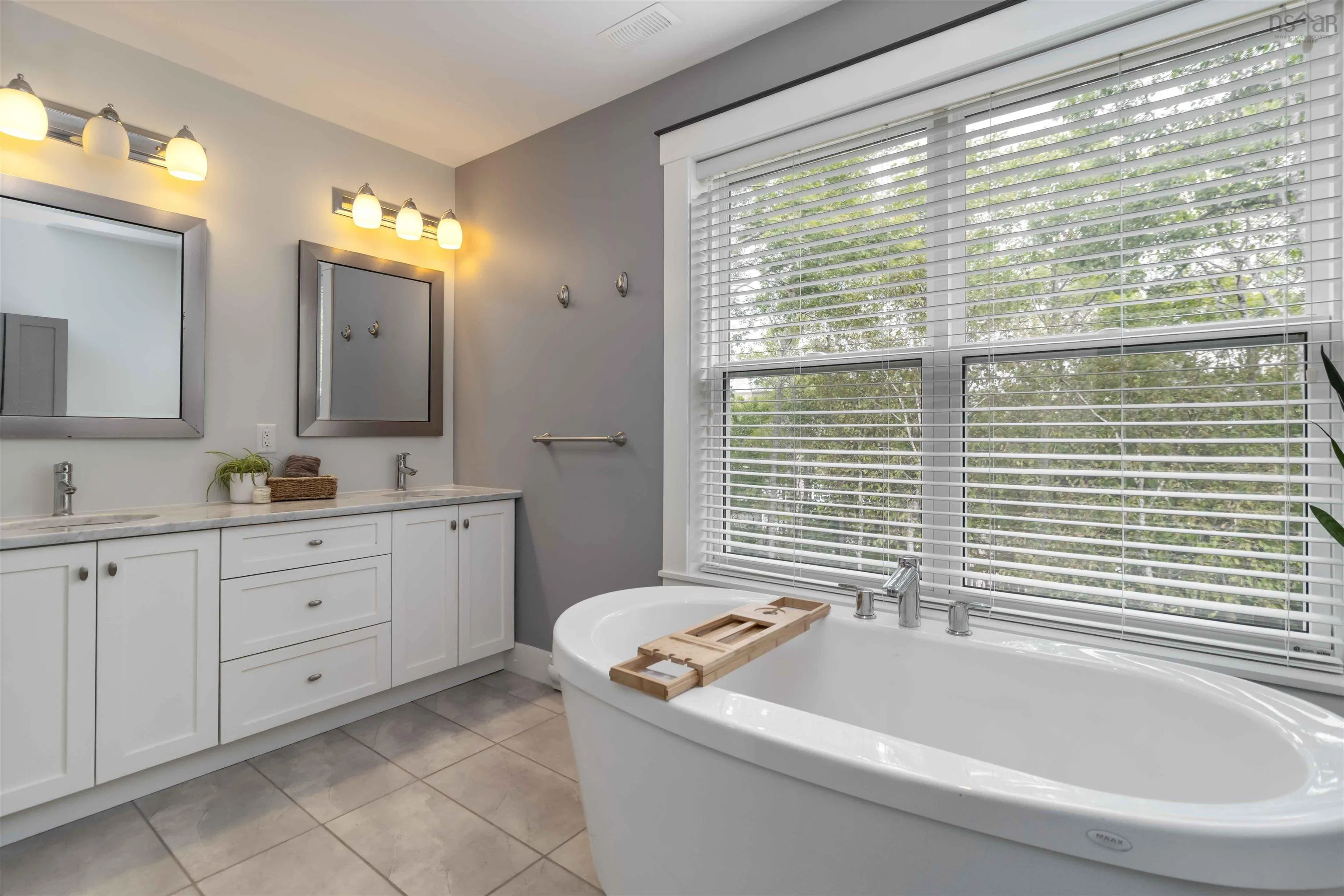 11 Aspenhill Court, Bedford, NS B4B 0M3, 4 Bedrooms Bedrooms, ,4 BathroomsBathrooms,Residential,For Sale,Aspenhill,202524476