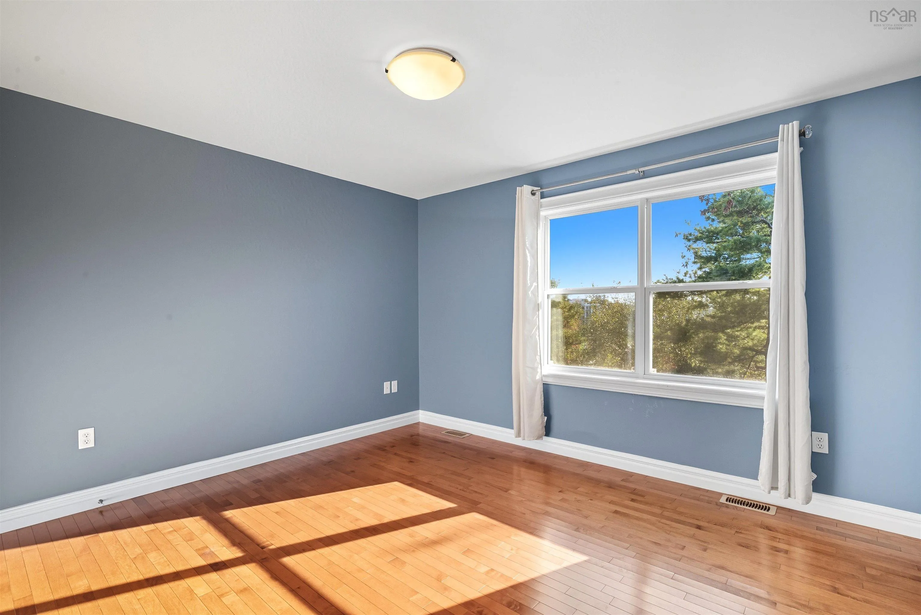 95 William Borrett Terrace, Bedford, NS B4A 0G7, 6 Bedrooms Bedrooms, ,4 BathroomsBathrooms,Residential,For Sale,William Borrett,202525399