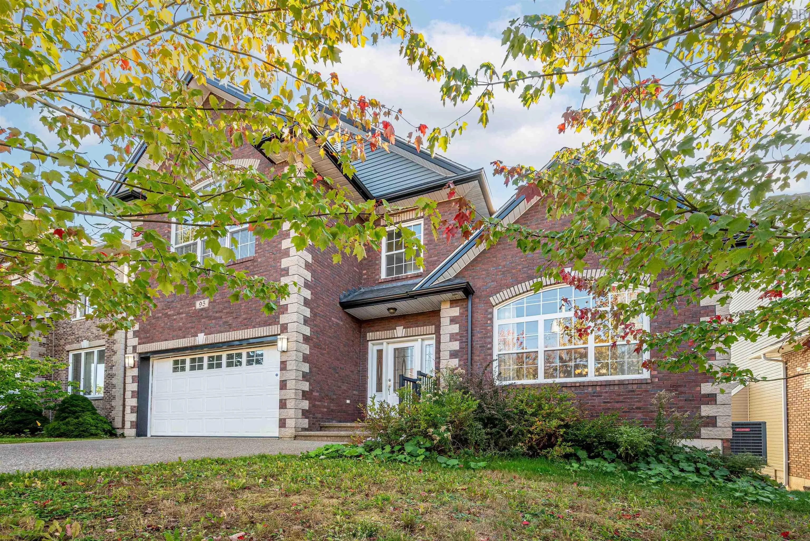 95 William Borrett Terrace, Bedford, NS B4A 0G7, 6 Bedrooms Bedrooms, ,4 BathroomsBathrooms,Residential,For Sale,William Borrett,202525399