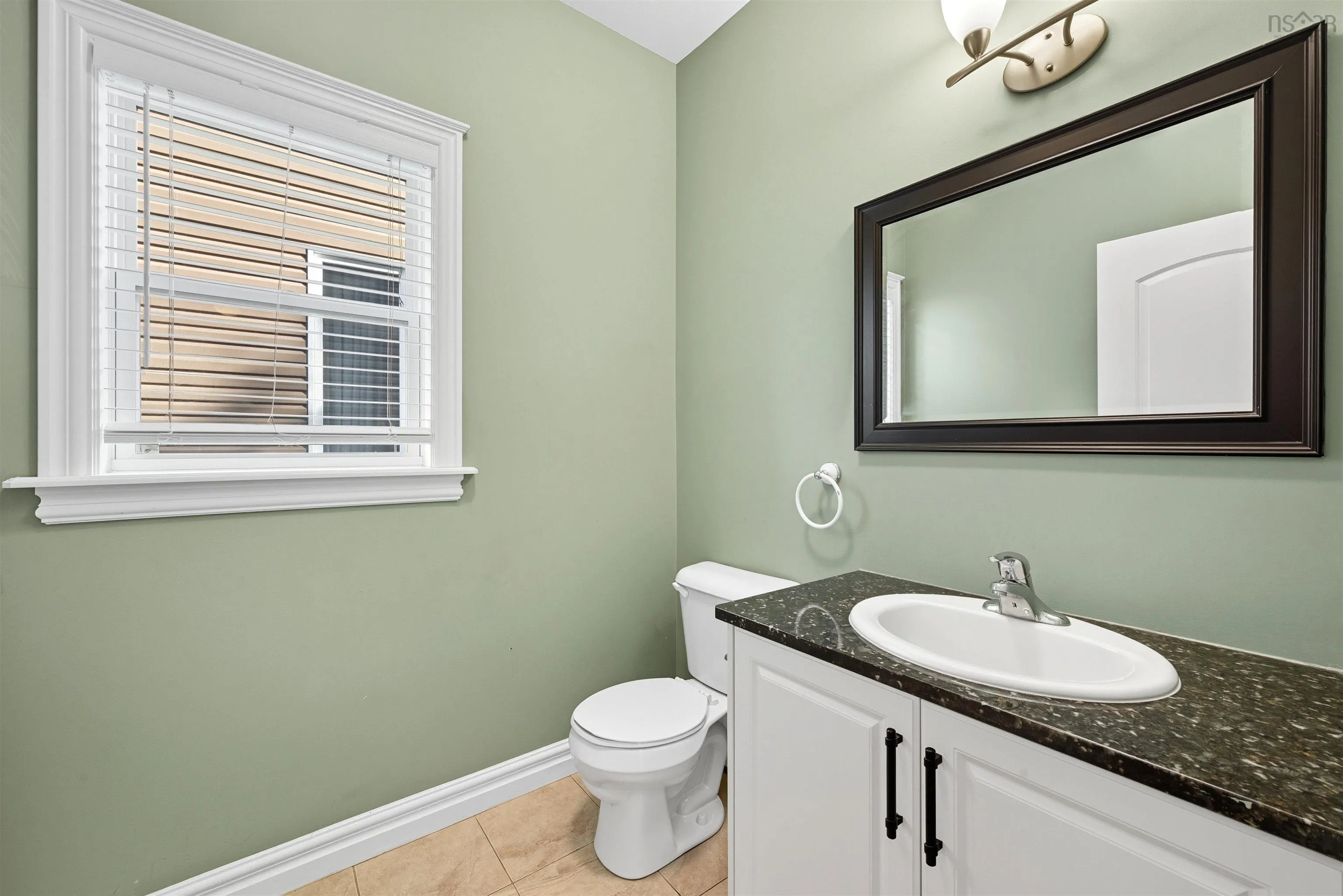 95 William Borrett Terrace, Bedford, NS B4A 0G7, 6 Bedrooms Bedrooms, ,4 BathroomsBathrooms,Residential,For Sale,William Borrett,202525399