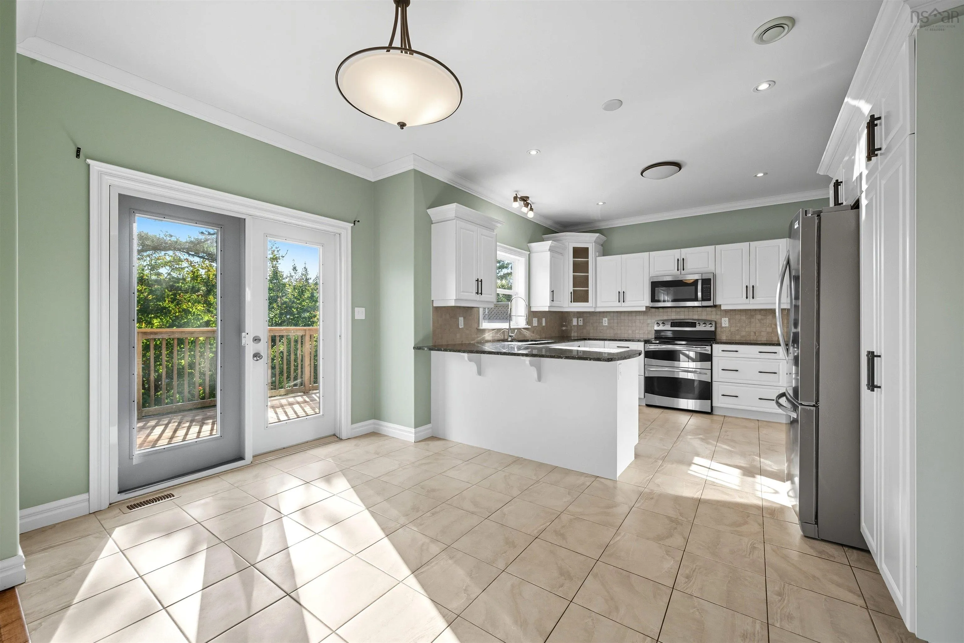 95 William Borrett Terrace, Bedford, NS B4A 0G7, 6 Bedrooms Bedrooms, ,4 BathroomsBathrooms,Residential,For Sale,William Borrett,202525399
