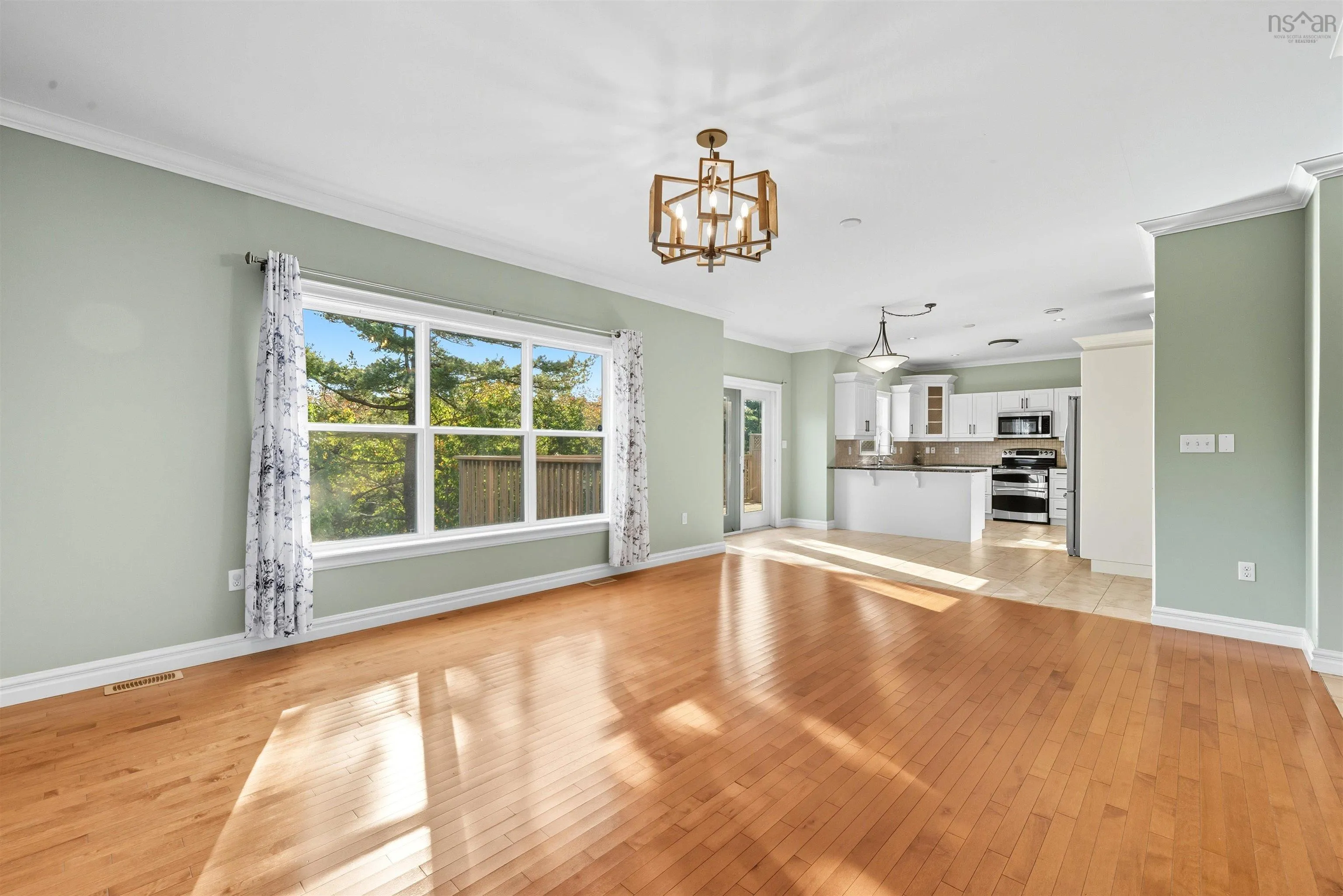 95 William Borrett Terrace, Bedford, NS B4A 0G7, 6 Bedrooms Bedrooms, ,4 BathroomsBathrooms,Residential,For Sale,William Borrett,202525399
