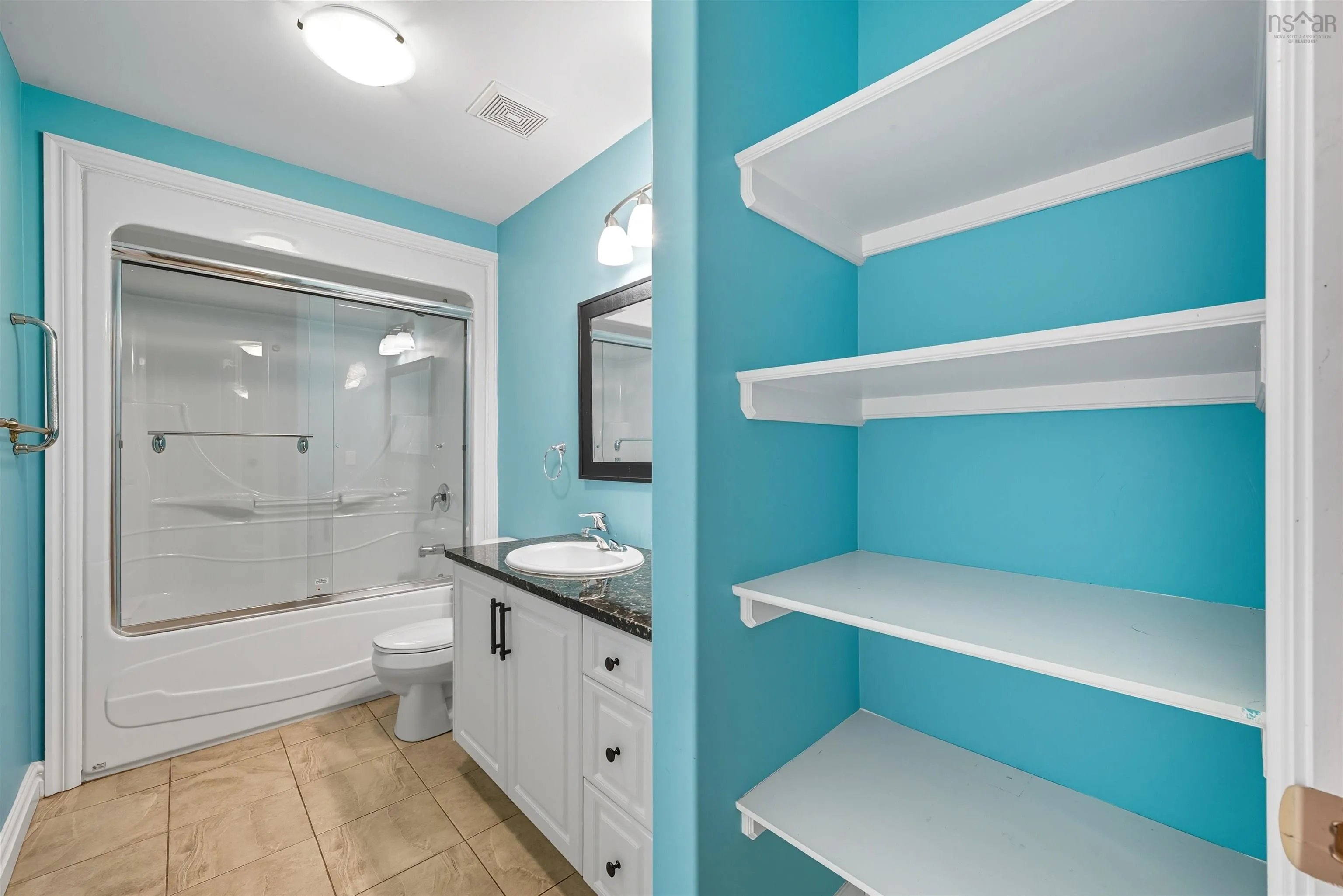 95 William Borrett Terrace, Bedford, NS B4A 0G7, 6 Bedrooms Bedrooms, ,4 BathroomsBathrooms,Residential,For Sale,William Borrett,202525399