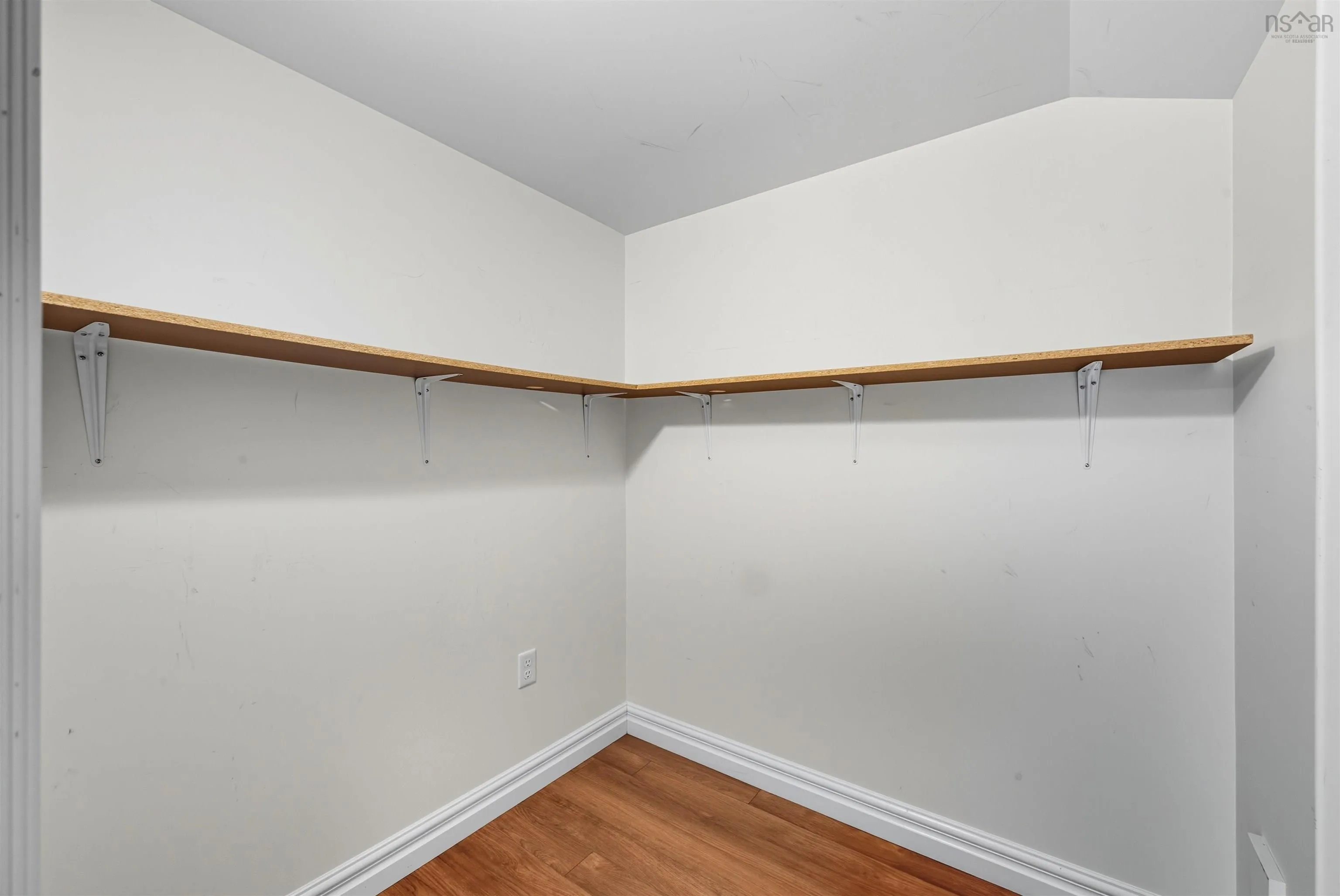 95 William Borrett Terrace, Bedford, NS B4A 0G7, 6 Bedrooms Bedrooms, ,4 BathroomsBathrooms,Residential,For Sale,William Borrett,202525399