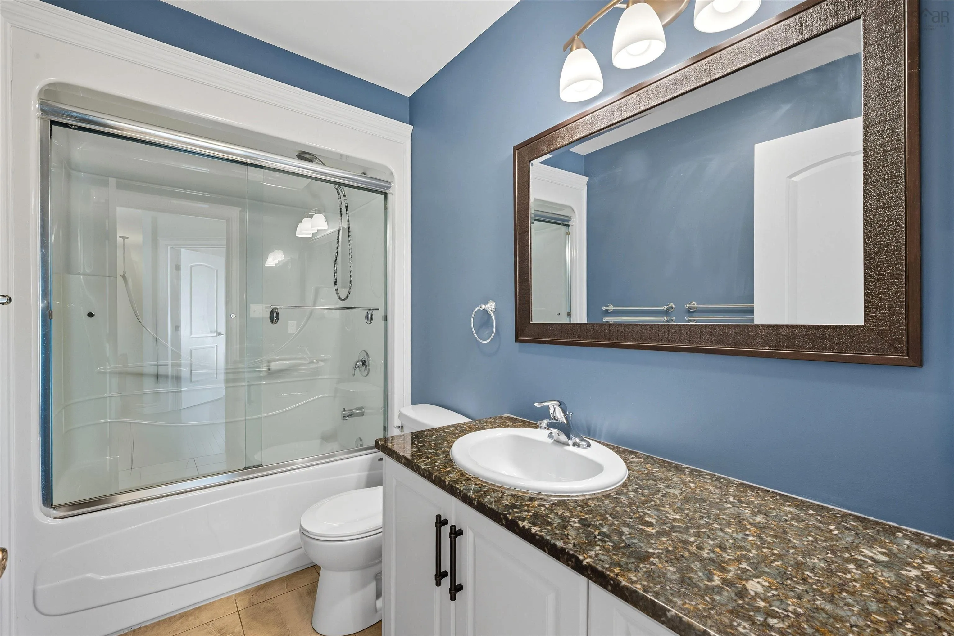 95 William Borrett Terrace, Bedford, NS B4A 0G7, 6 Bedrooms Bedrooms, ,4 BathroomsBathrooms,Residential,For Sale,William Borrett,202525399