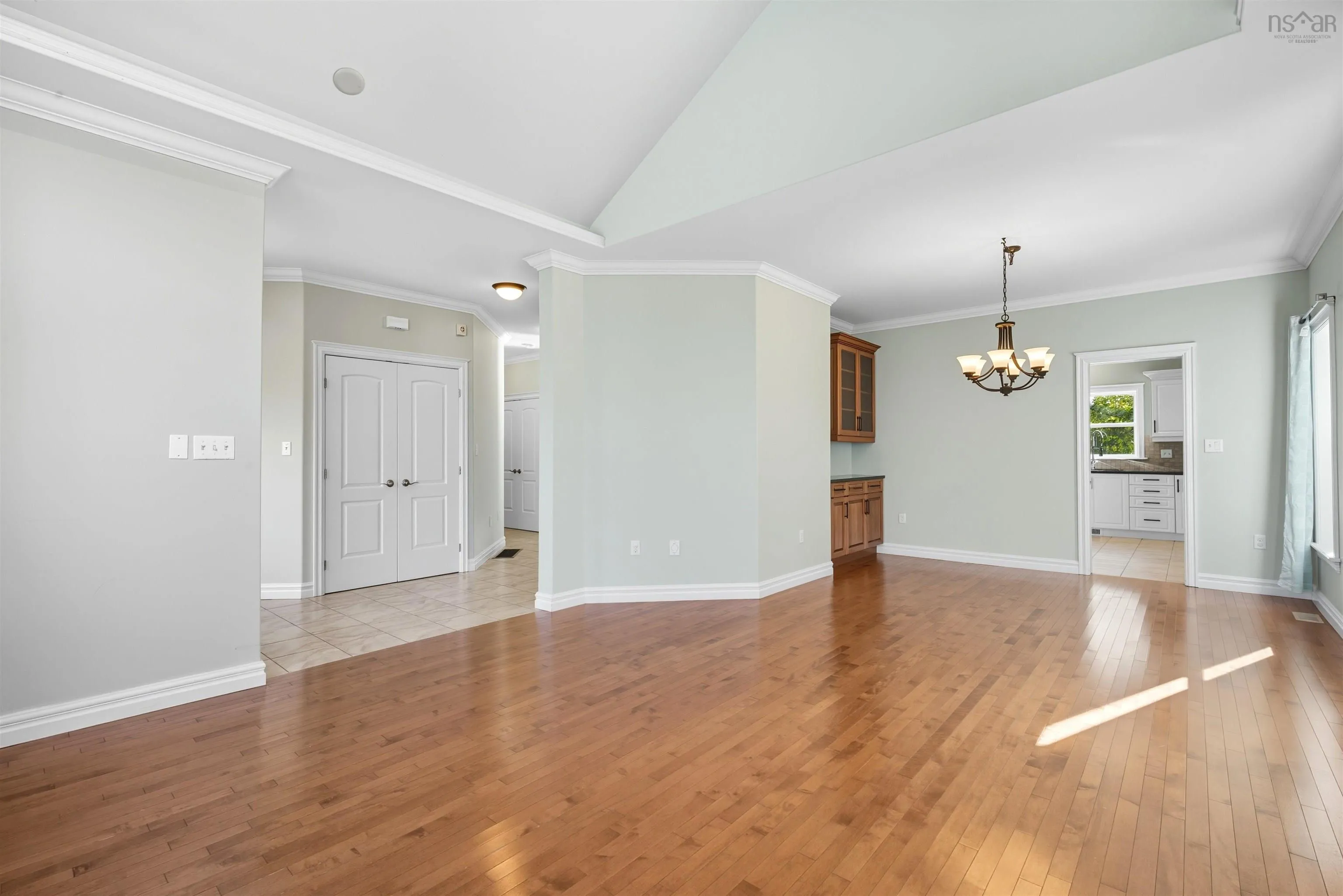 95 William Borrett Terrace, Bedford, NS B4A 0G7, 6 Bedrooms Bedrooms, ,4 BathroomsBathrooms,Residential,For Sale,William Borrett,202525399