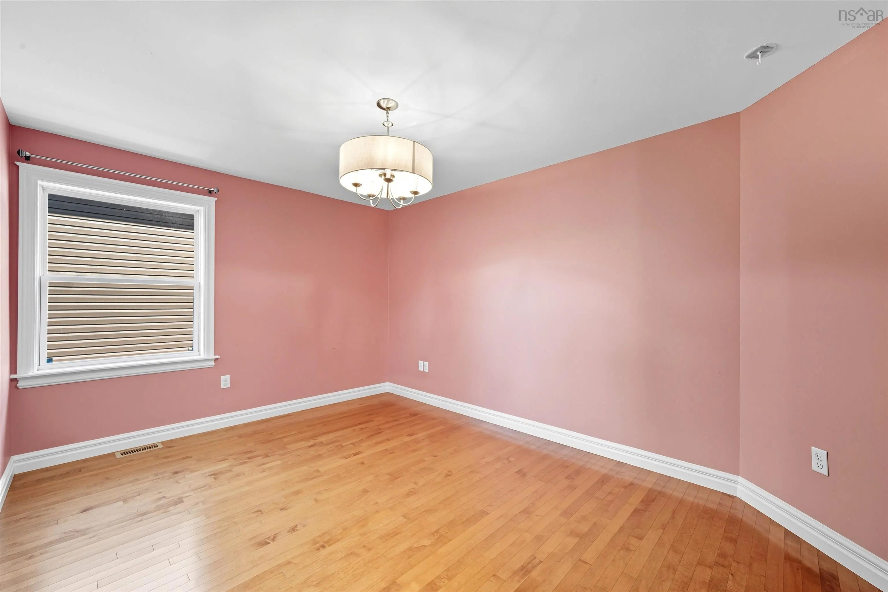 95 William Borrett Terrace, Bedford, NS B4A 0G7, 6 Bedrooms Bedrooms, ,4 BathroomsBathrooms,Residential,For Sale,William Borrett,202525399