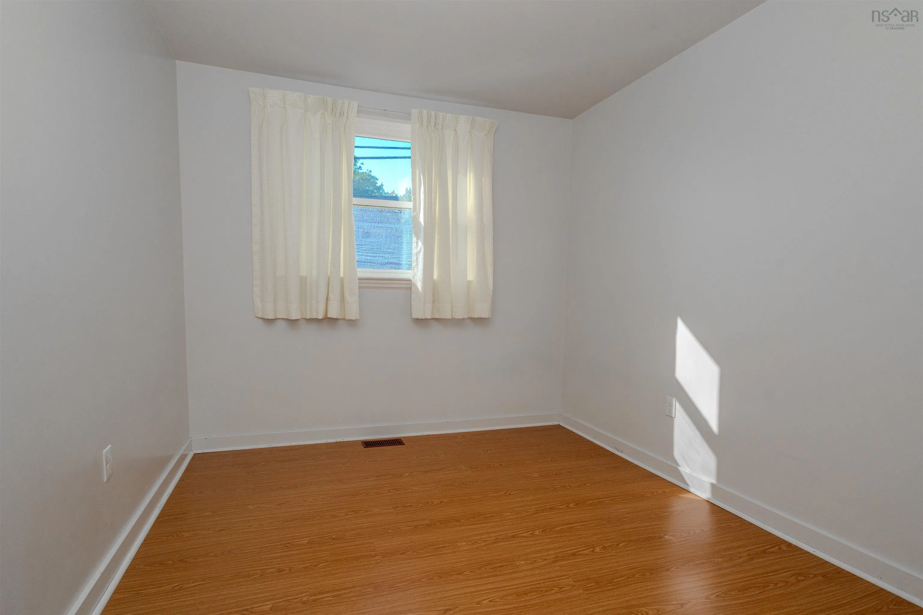 186 Cabot Street, Sydney, NS B1P 4E3, 3 Bedrooms Bedrooms, ,1 BathroomBathrooms,Residential,For Sale,Cabot,202512352