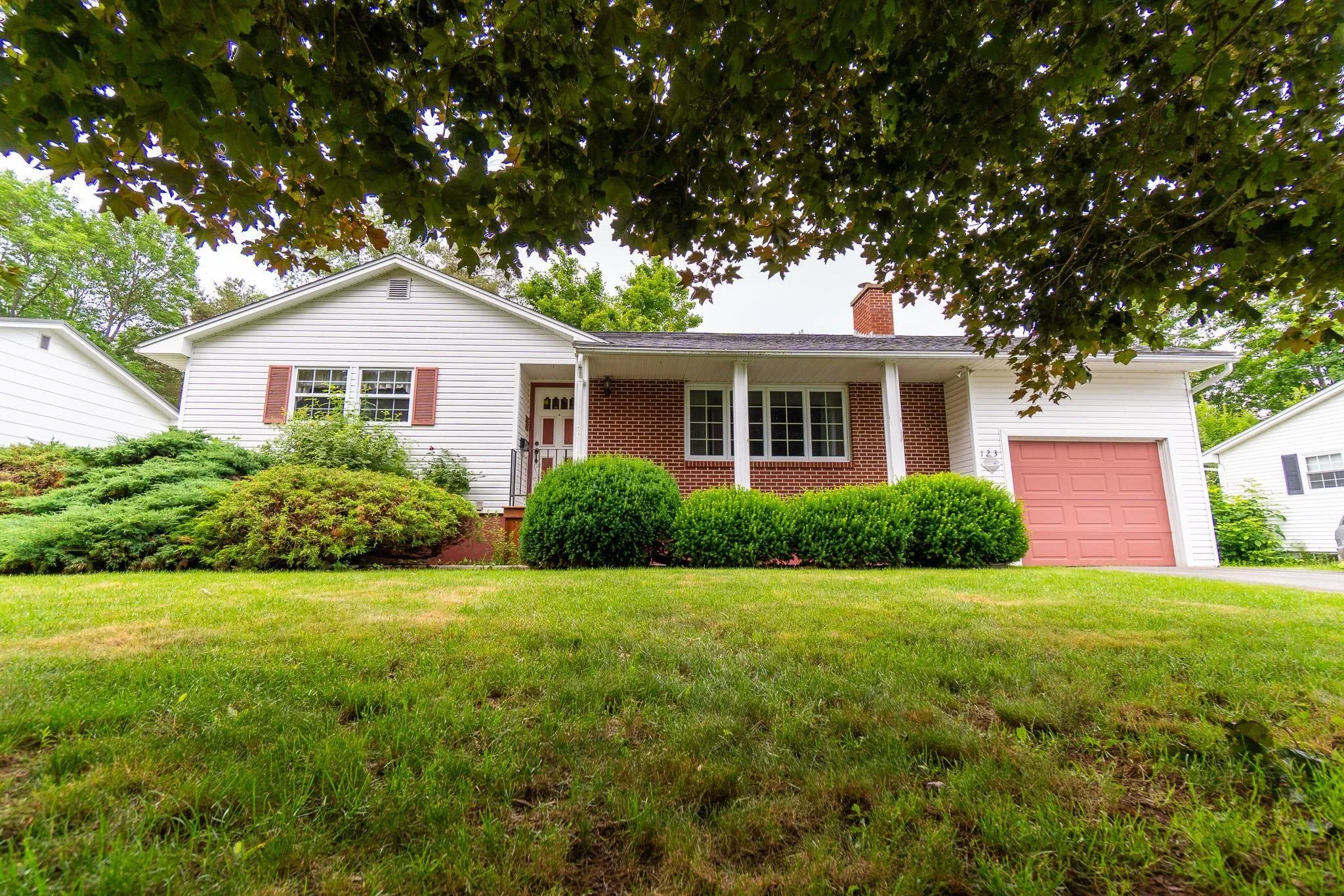 123 Paisley Avenue, Berwick, NS B0P 1E0, 3 Bedrooms Bedrooms, ,2 BathroomsBathrooms,Residential,For Sale,Paisley,202517571