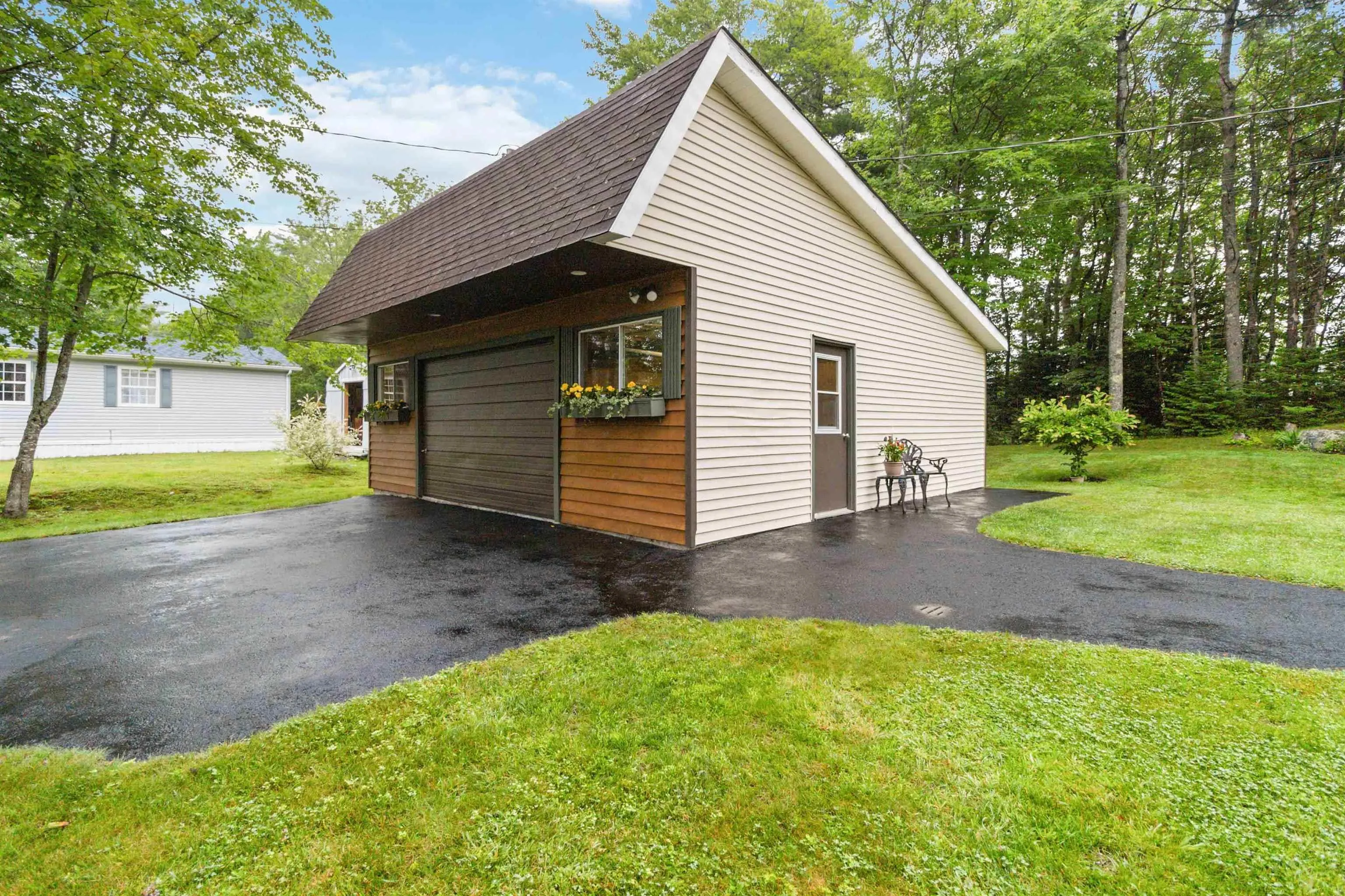 38 School Street, Shelburne Ns B0t 1w0, 3 Bedrooms Bedrooms, ,2 BathroomsBathrooms,Residential,For Sale,School,202417230