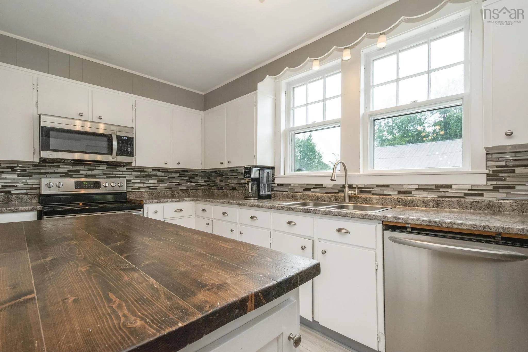 528 Granville St, Bridgetown, NS B0S 1C0, 5 Bedrooms Bedrooms, ,3 BathroomsBathrooms,Residential,For Sale,Granville St,202519234