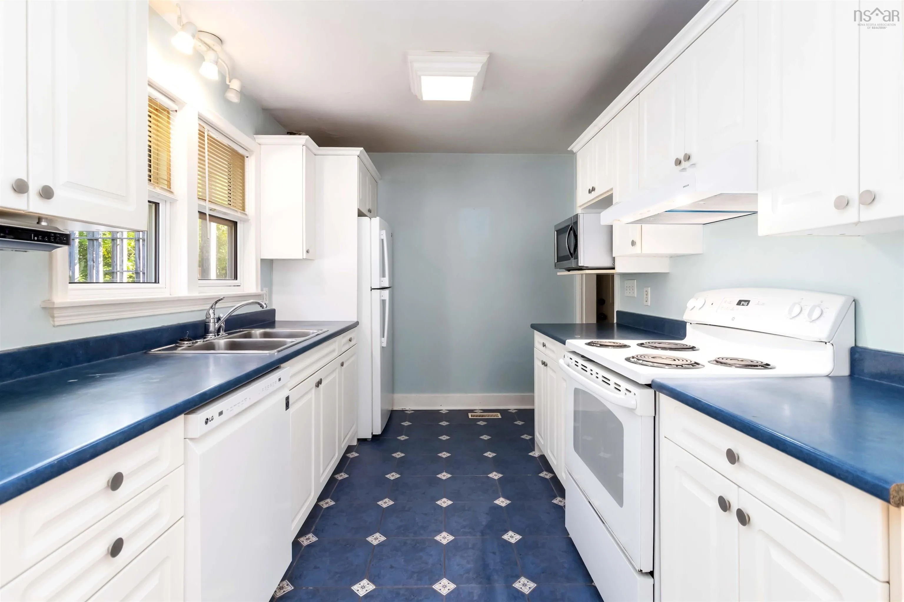 12 Elizabeth Street, Dartmouth, NS B2W 2T5, 2 Bedrooms Bedrooms, ,1 BathroomBathrooms,Residential,For Sale,Elizabeth,202524471
