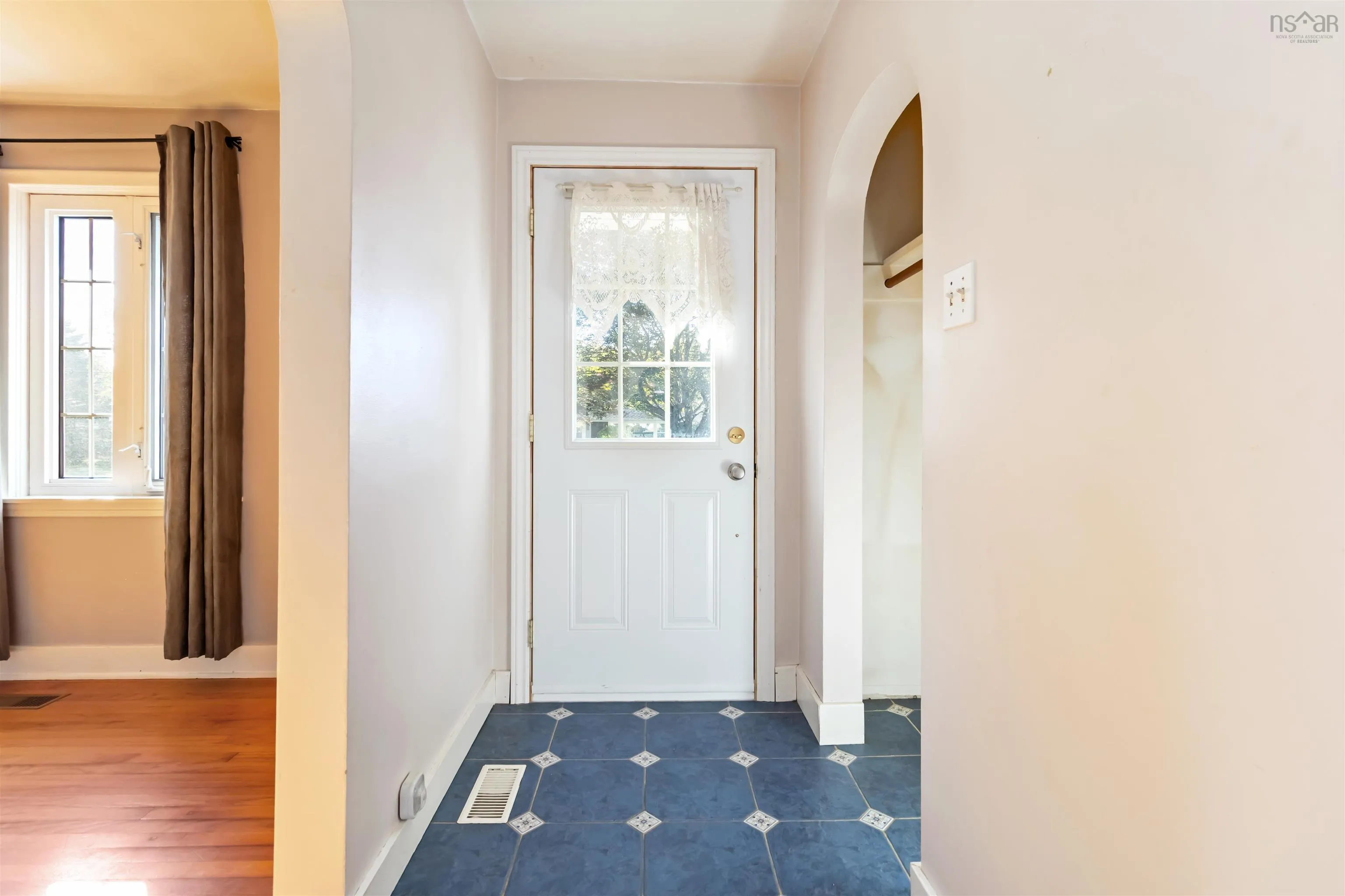 12 Elizabeth Street, Dartmouth, NS B2W 2T5, 2 Bedrooms Bedrooms, ,1 BathroomBathrooms,Residential,For Sale,Elizabeth,202524471