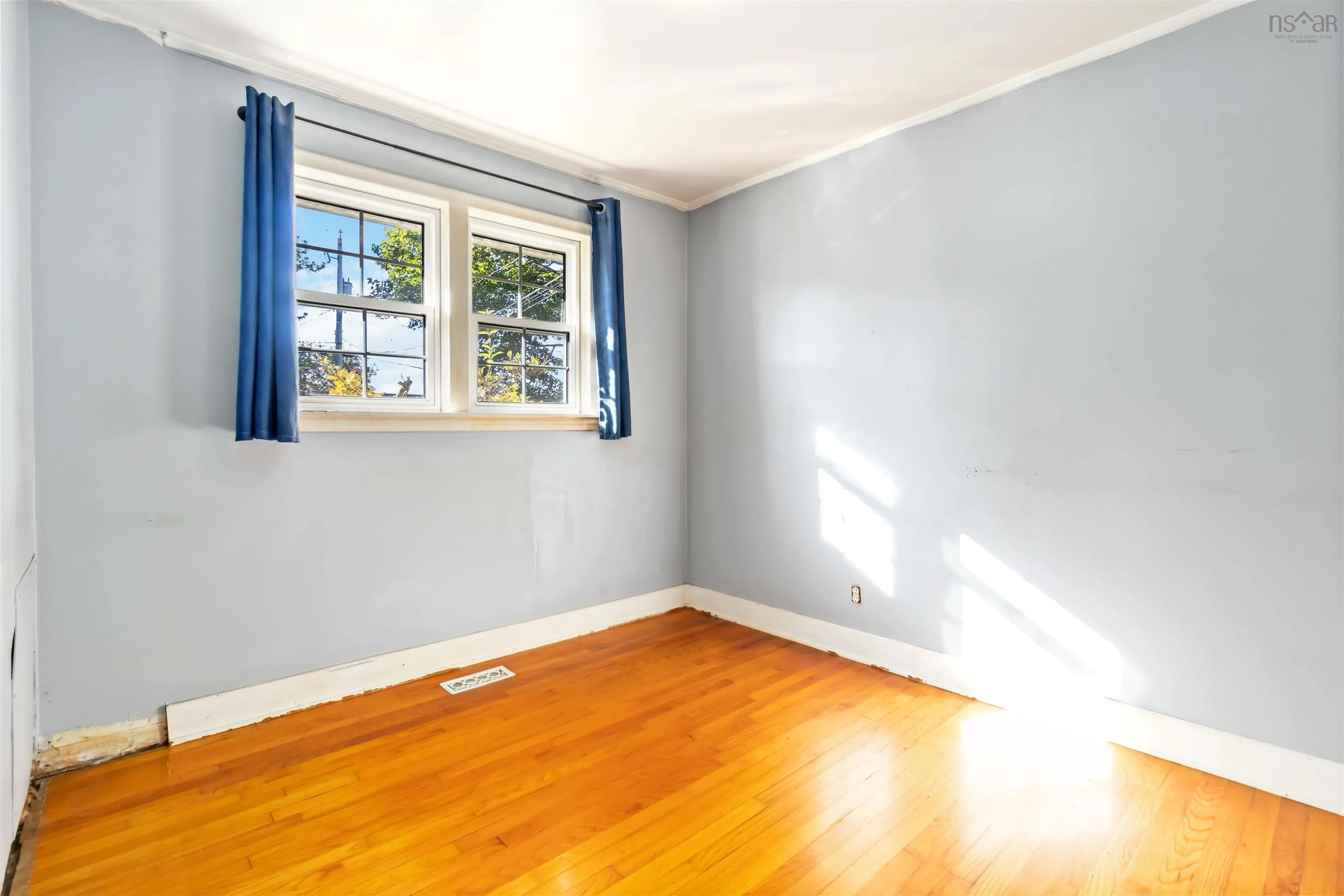 12 Elizabeth Street, Dartmouth, NS B2W 2T5, 2 Bedrooms Bedrooms, ,1 BathroomBathrooms,Residential,For Sale,Elizabeth,202524471