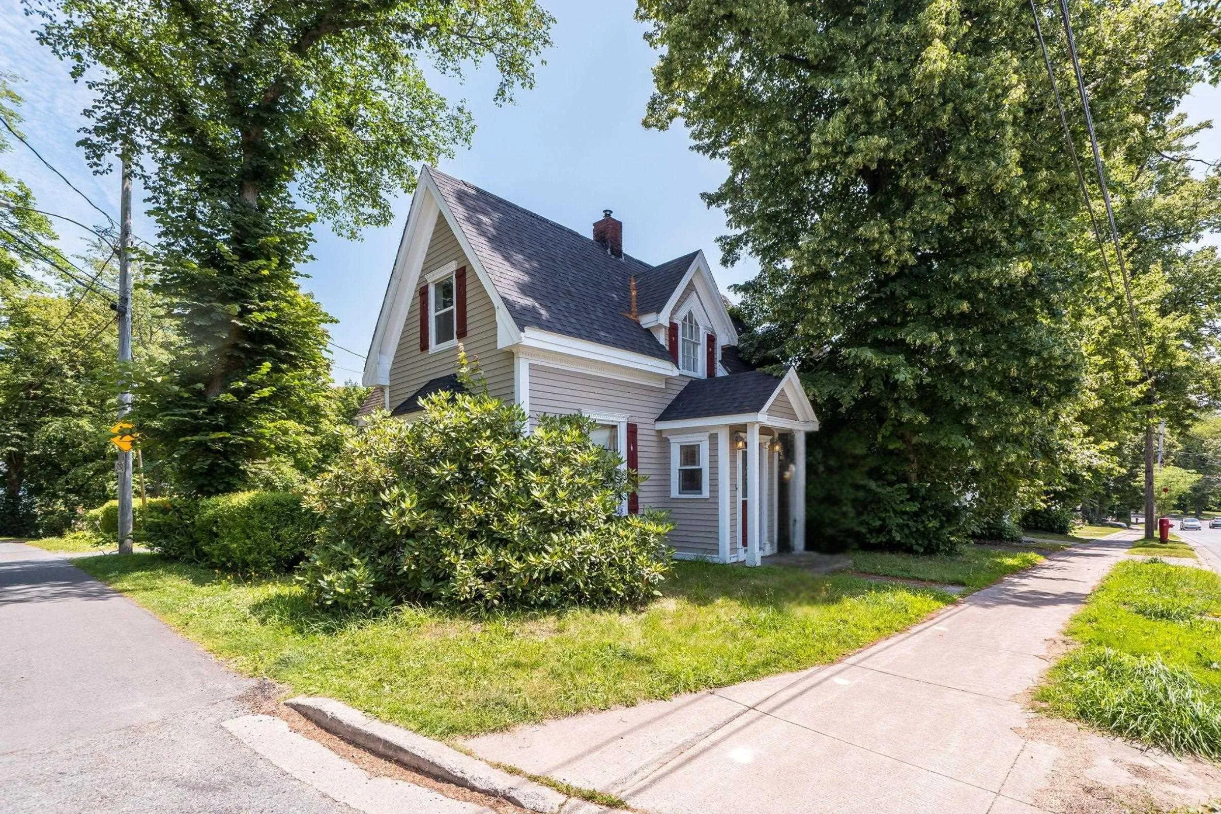 77 Pleasant Street, Dartmouth, NS B2Y 3P6, 3 Bedrooms Bedrooms, ,1 BathroomBathrooms,Residential,For Sale,Pleasant,202518857