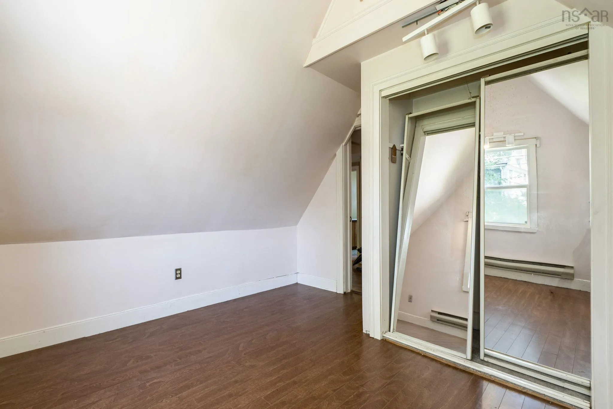 77 Pleasant Street, Dartmouth, NS B2Y 3P6, 3 Bedrooms Bedrooms, ,1 BathroomBathrooms,Residential,For Sale,Pleasant,202518857