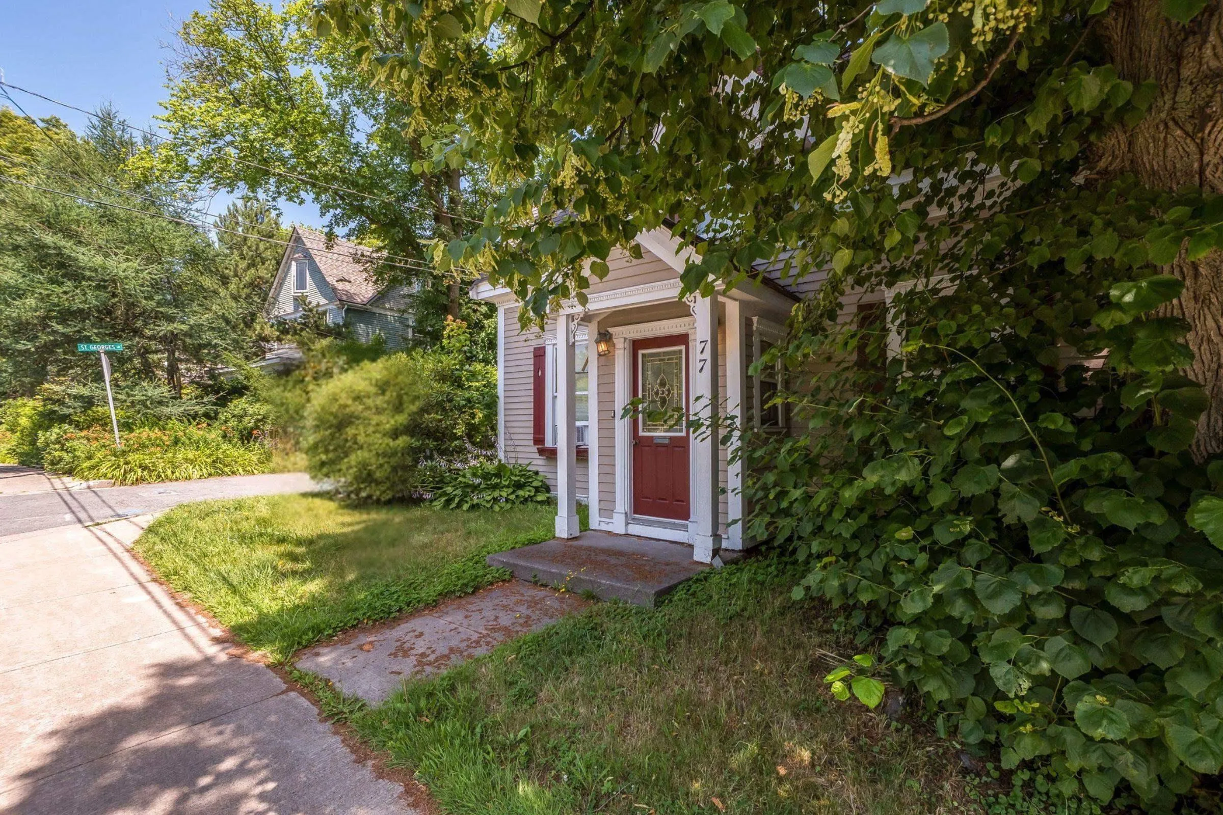 77 Pleasant Street, Dartmouth, NS B2Y 3P6, 3 Bedrooms Bedrooms, ,1 BathroomBathrooms,Residential,For Sale,Pleasant,202518857