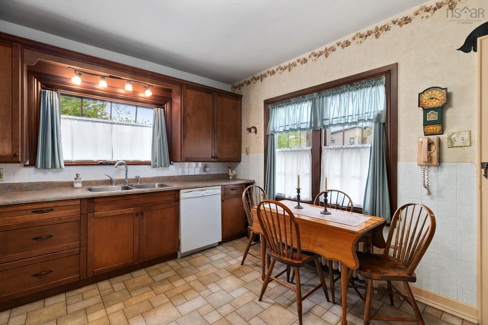 3374 Windsor Street, Halifax, NS B3K 5G4, 3 Bedrooms Bedrooms, ,1 BathroomBathrooms,Residential,For Sale,Windsor,202523138
