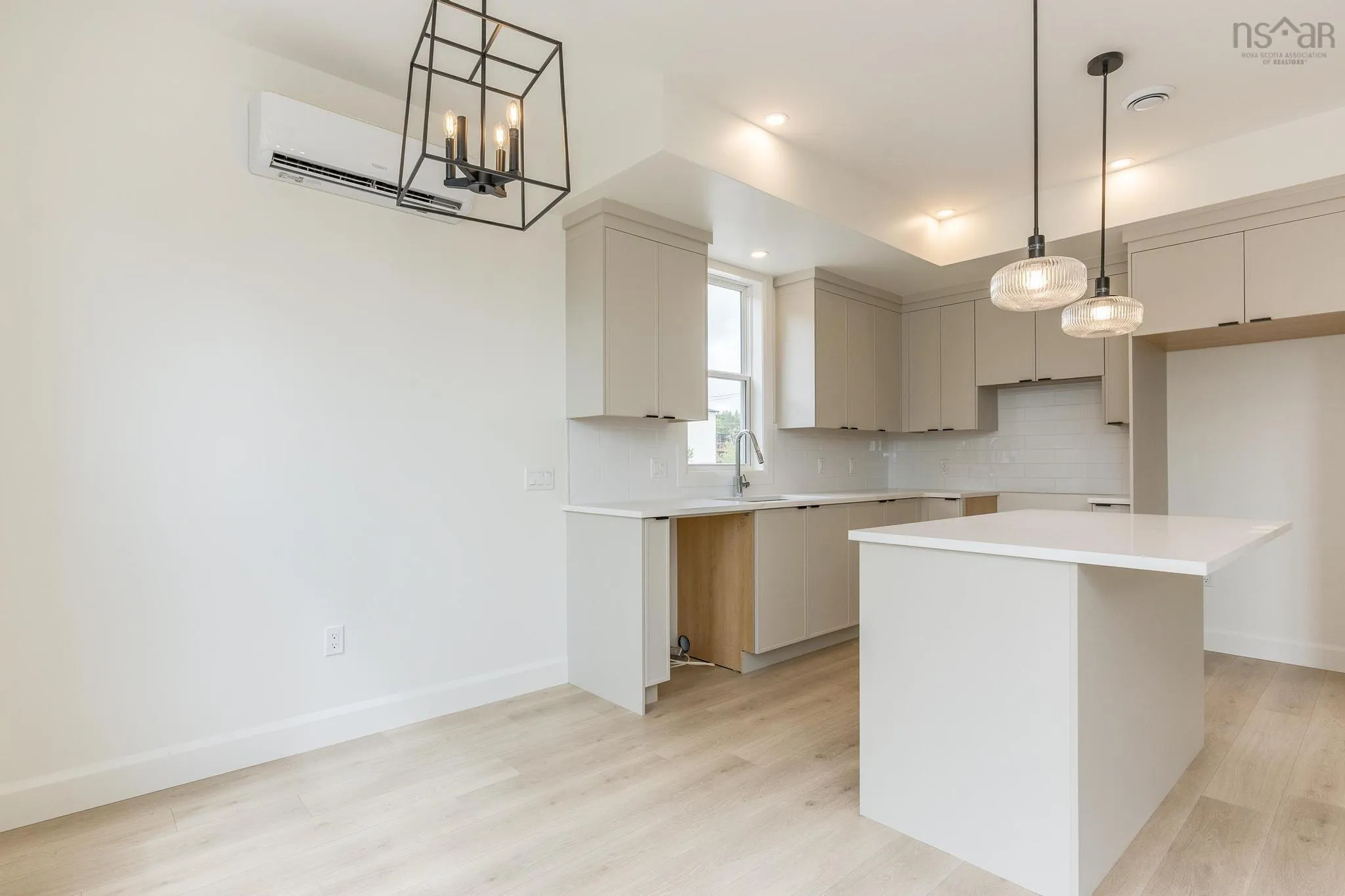 40-37 Pearlgarden Close, Dartmouth, NS B2X 0C3, 4 Bedrooms Bedrooms, ,4 BathroomsBathrooms,Residential,For Sale,Pearlgarden,202519461