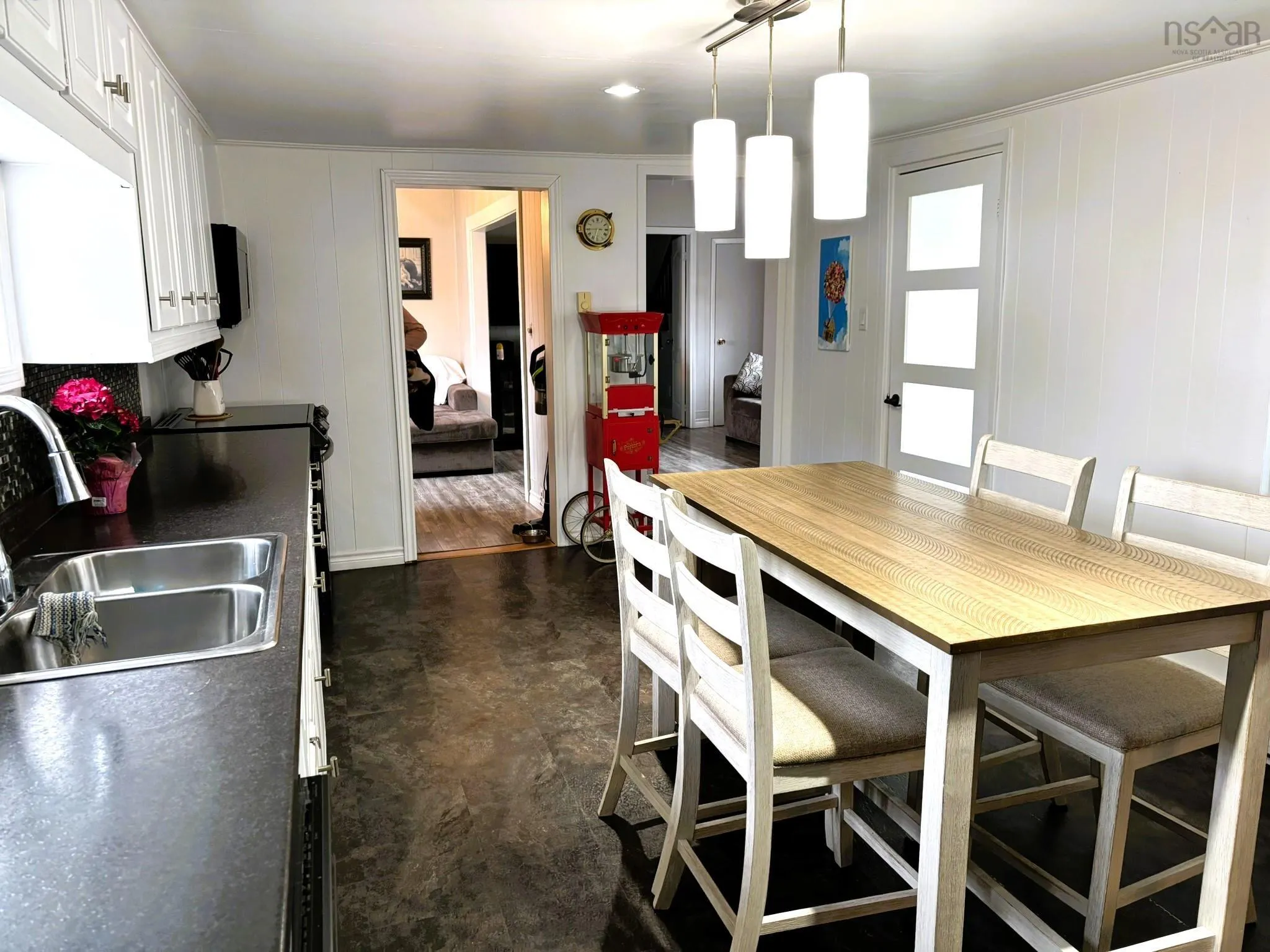 1 Beaverdam Road, Parrsboro Ns B0m 1s0, 4 Bedrooms Bedrooms, ,2 BathroomsBathrooms,Residential,For Sale,Beaverdam,202509883