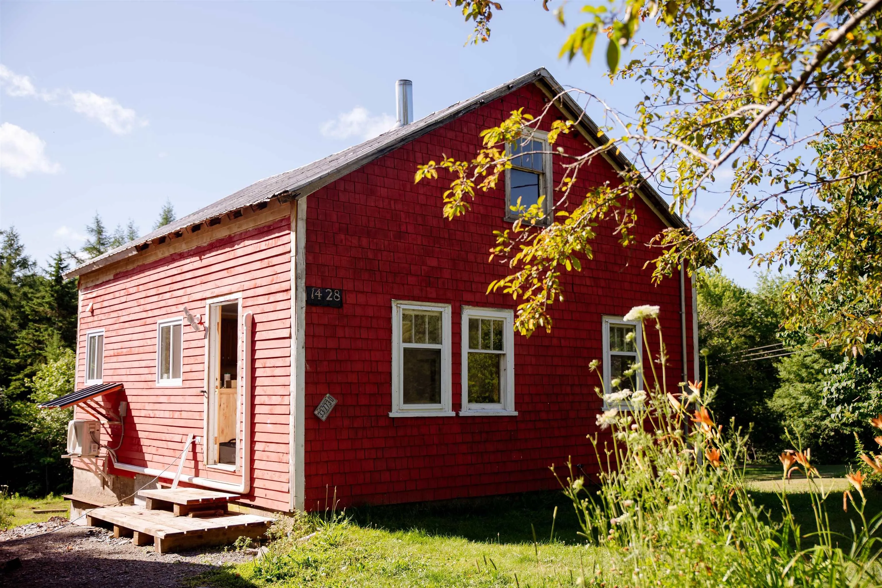 1428 Coldstream Road, Coldstream, NS B0N 2J0, 2 Bedrooms Bedrooms, ,1 BathroomBathrooms,Residential,For Sale,Coldstream,202518505