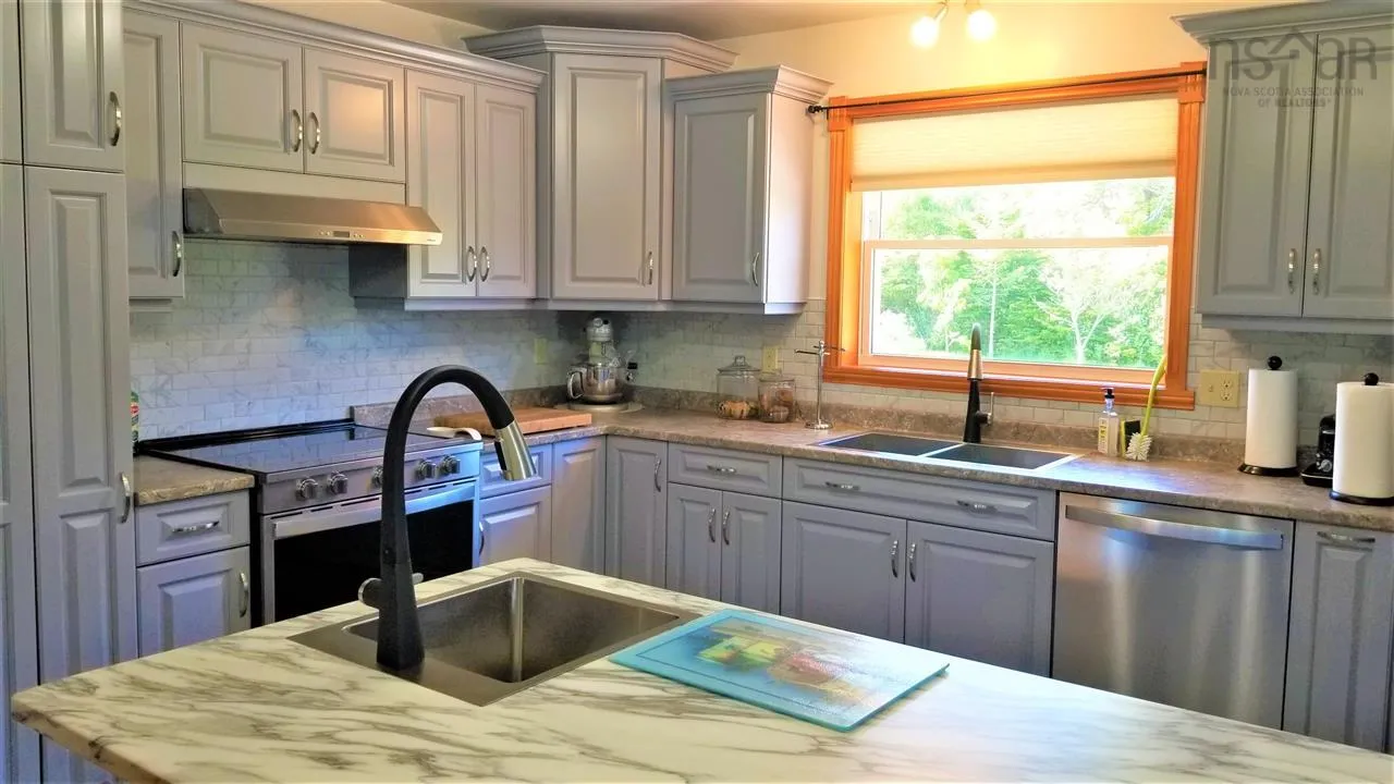 110 De Raymond Street, St. Peter's Ns B0e 3b0, 3 Bedrooms Bedrooms, ,2 BathroomsBathrooms,Residential,For Sale,De Raymond,202323837