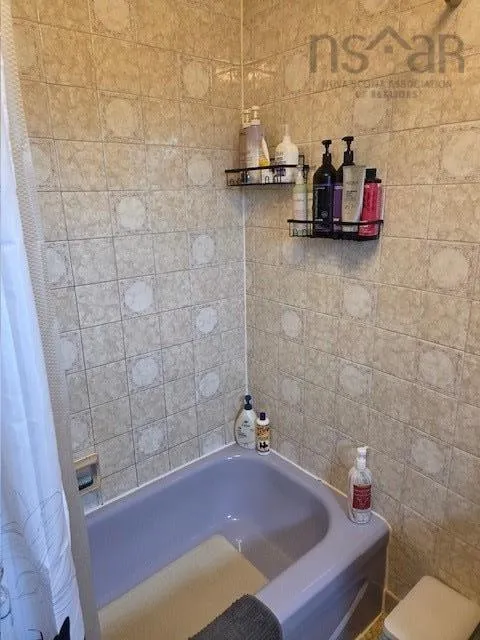 87 Pool Road, Sheet Harbour, NS B0J 3B0, 4 Bedrooms Bedrooms, ,1 BathroomBathrooms,Residential,For Sale,Pool,202519375