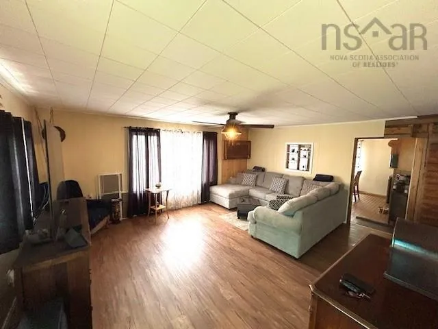 87 Pool Road, Sheet Harbour, NS B0J 3B0, 4 Bedrooms Bedrooms, ,1 BathroomBathrooms,Residential,For Sale,Pool,202519375