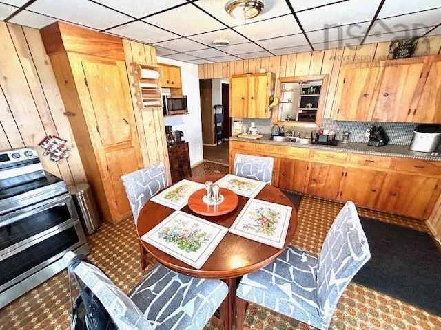 87 Pool Road, Sheet Harbour, NS B0J 3B0, 4 Bedrooms Bedrooms, ,1 BathroomBathrooms,Residential,For Sale,Pool,202519375