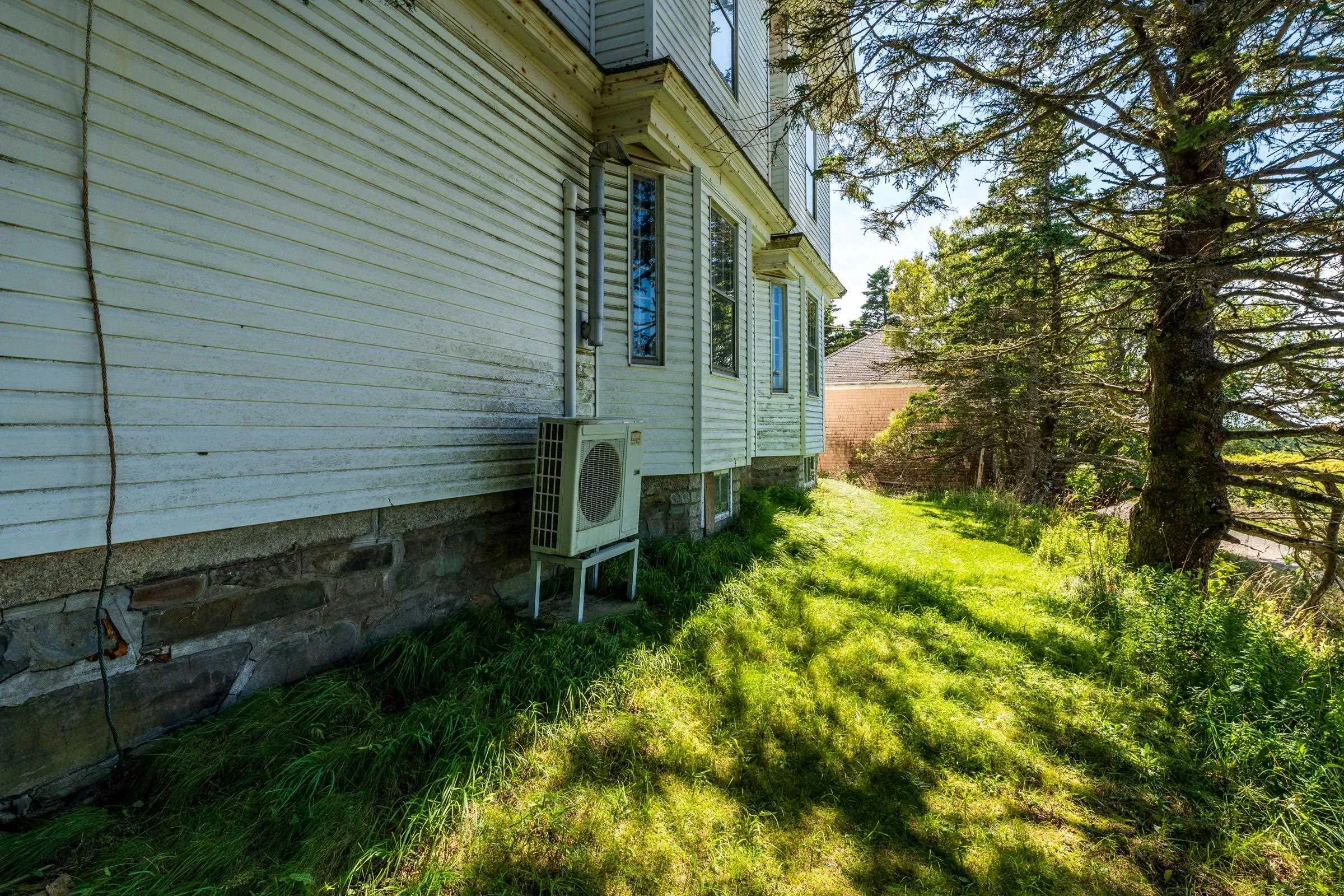 5203 Highway 1, Salmon River, NS B5A 5B2, 6 Bedrooms Bedrooms, ,4 BathroomsBathrooms,Residential,For Sale,Highway 1,202521177