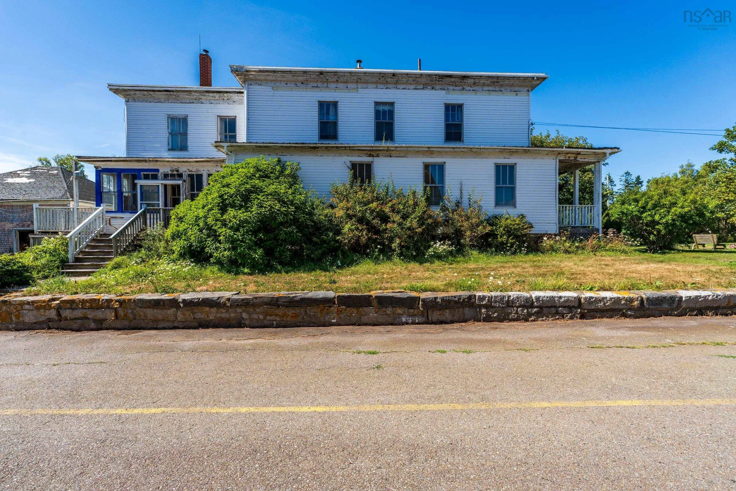 5203 Highway 1, Salmon River, NS B5A 5B2, 6 Bedrooms Bedrooms, ,4 BathroomsBathrooms,Residential,For Sale,Highway 1,202521177