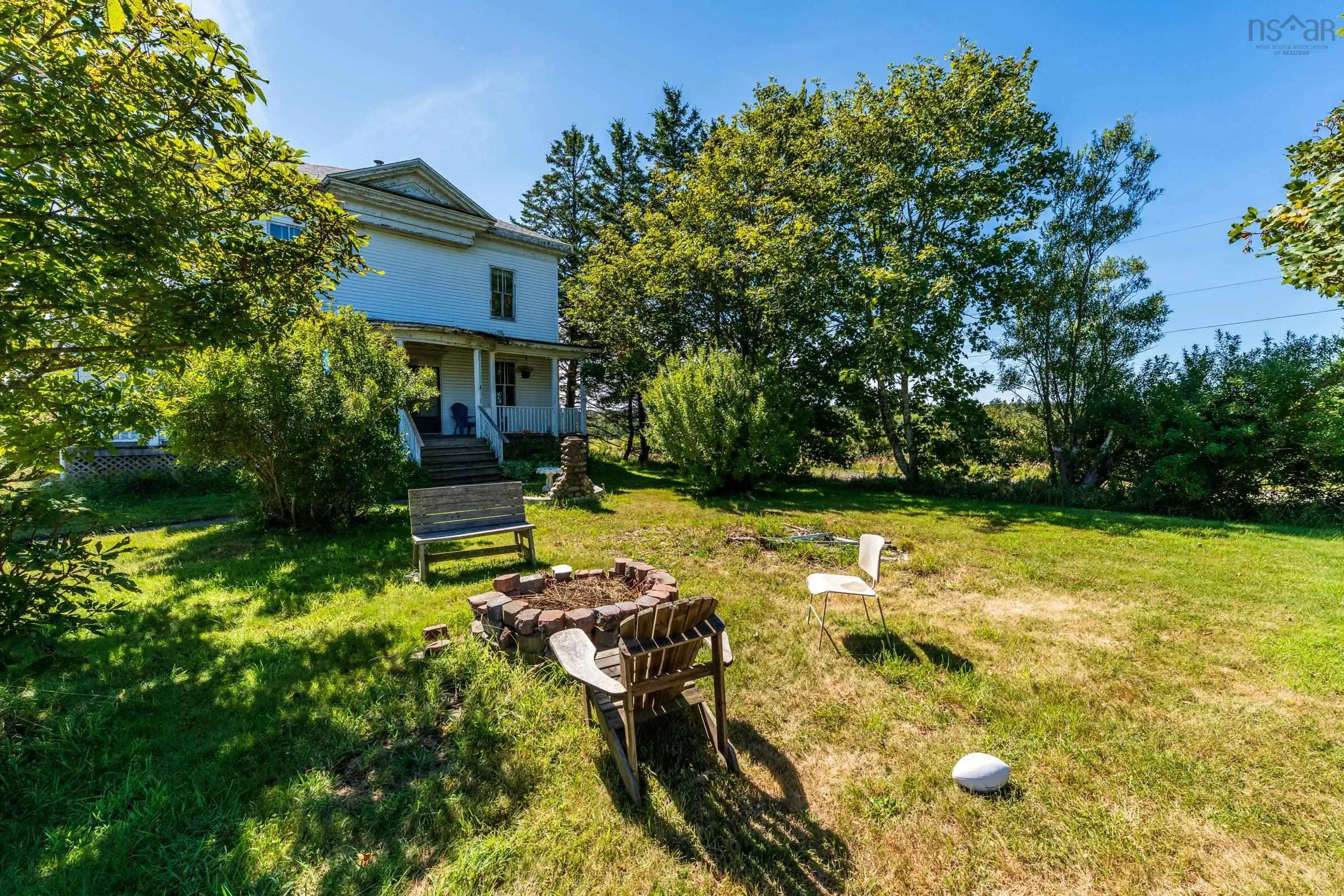 5203 Highway 1, Salmon River, NS B5A 5B2, 6 Bedrooms Bedrooms, ,4 BathroomsBathrooms,Residential,For Sale,Highway 1,202521177