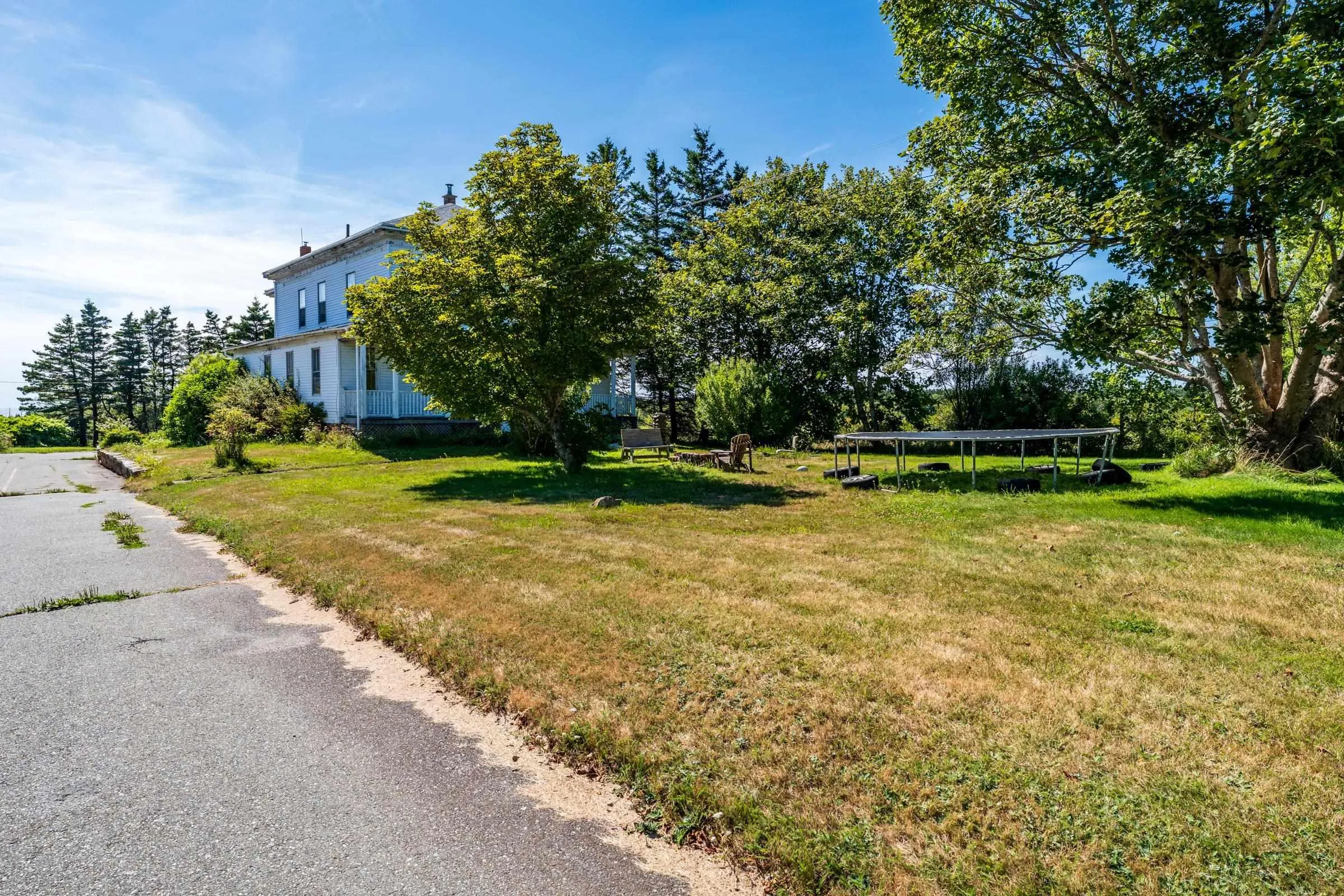 5203 Highway 1, Salmon River, NS B5A 5B2, 6 Bedrooms Bedrooms, ,4 BathroomsBathrooms,Residential,For Sale,Highway 1,202521177