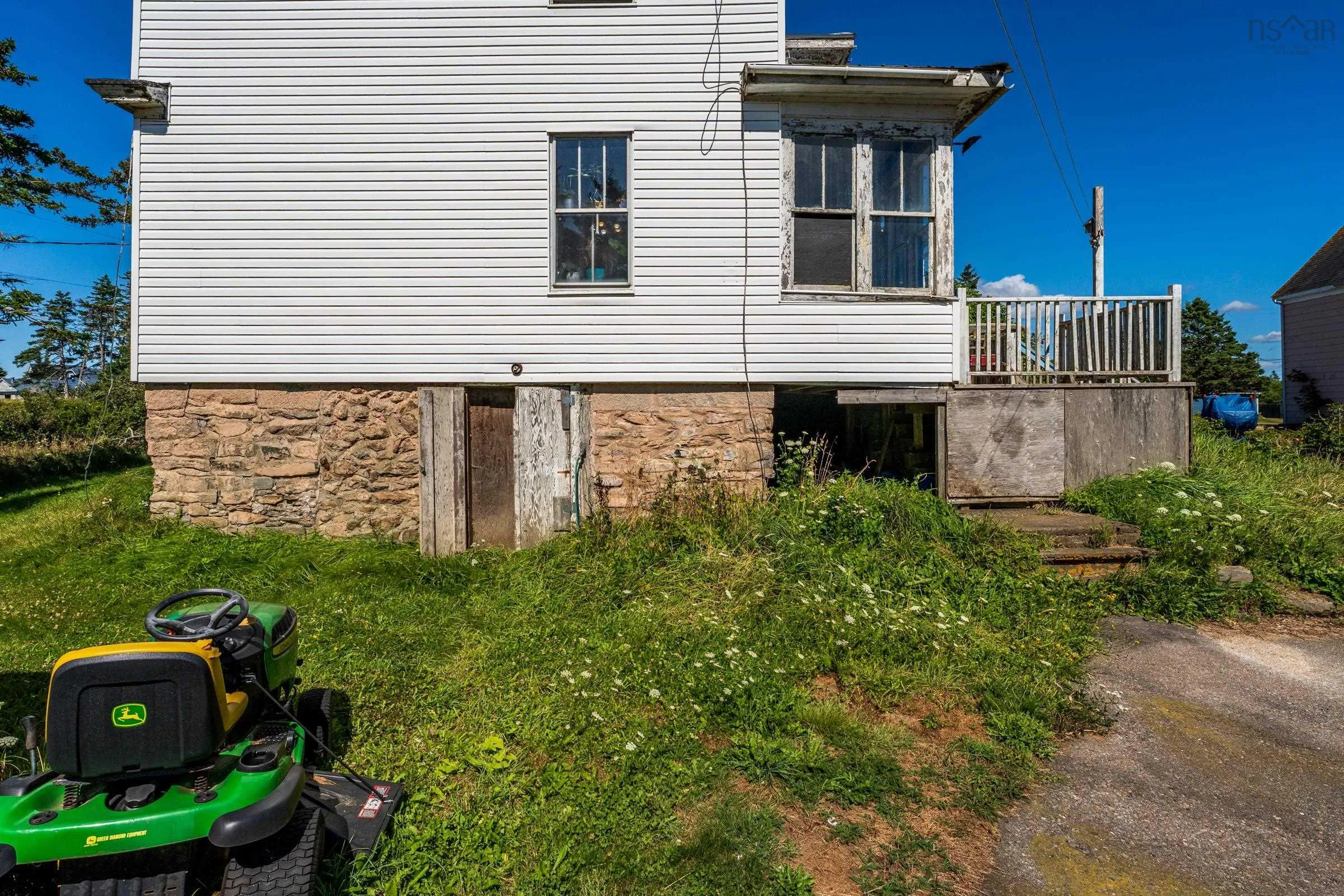 5203 Highway 1, Salmon River, NS B5A 5B2, 6 Bedrooms Bedrooms, ,4 BathroomsBathrooms,Residential,For Sale,Highway 1,202521177