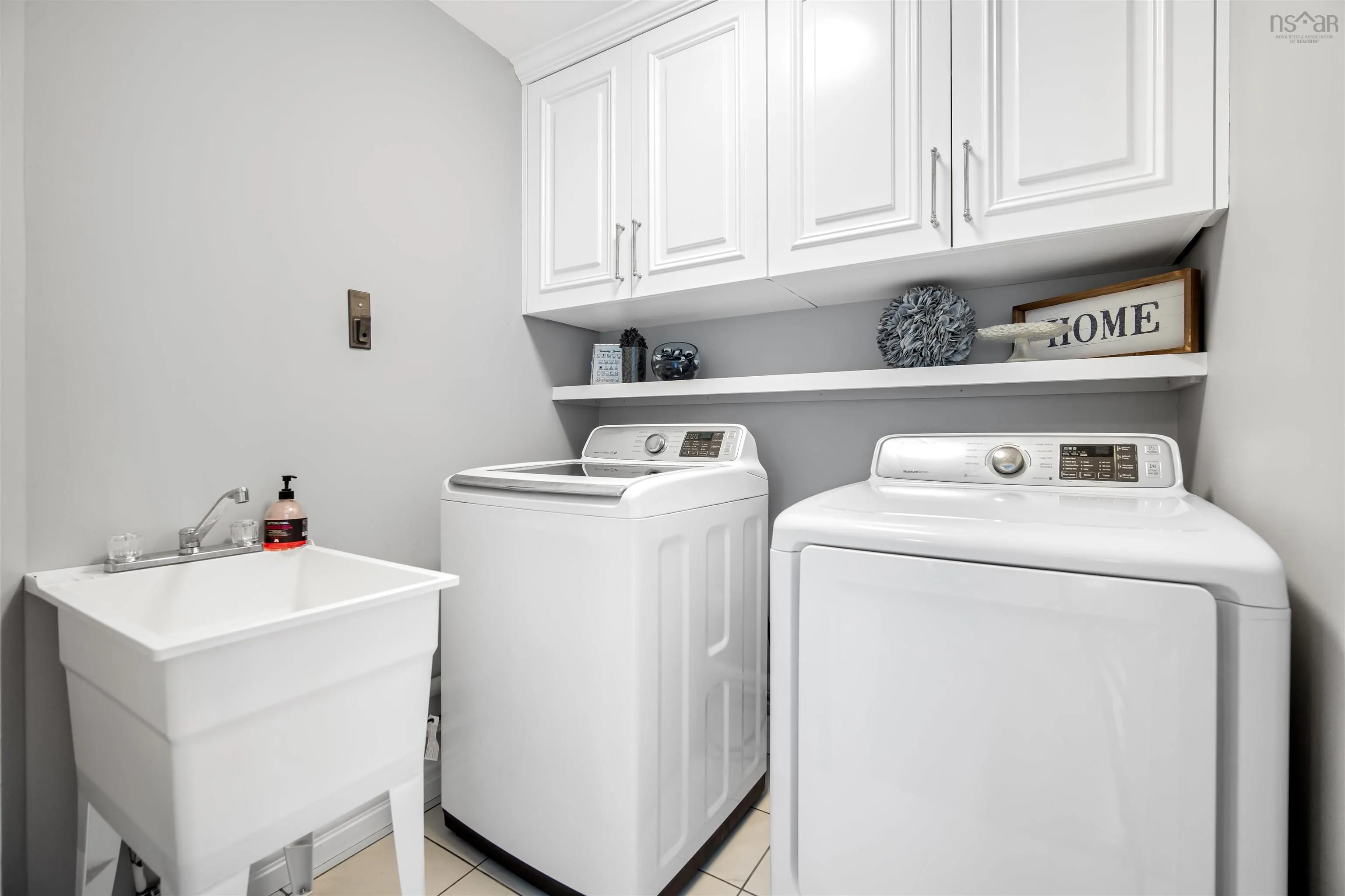 35 Acadia Drive, Kentville, NS B4N 5E1, 5 Bedrooms Bedrooms, ,5 BathroomsBathrooms,Residential,For Sale,Acadia,202522459