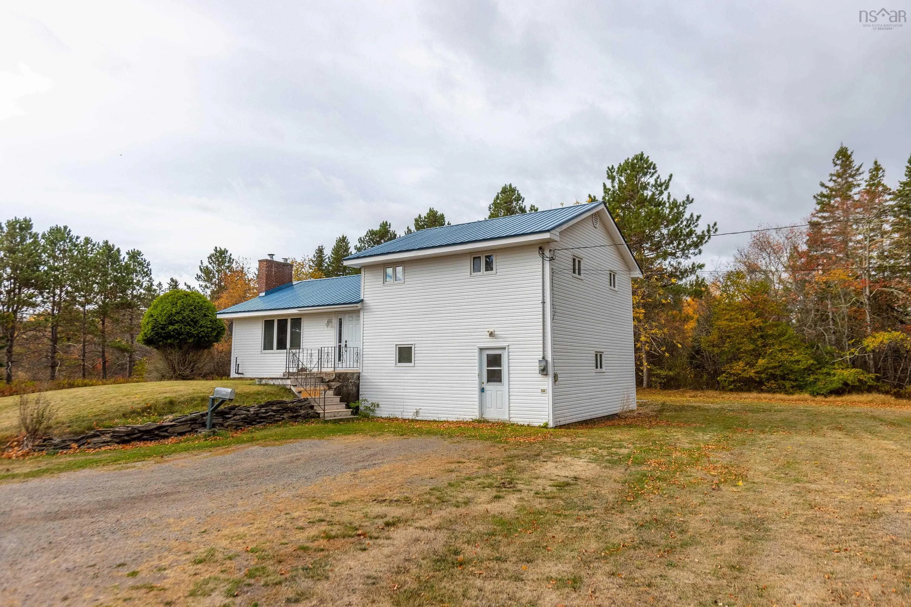 9242 Highway 2, Southampton, NS B0M 1W0, 4 Bedrooms Bedrooms, ,2 BathroomsBathrooms,Residential,For Sale,Highway 2,202525479