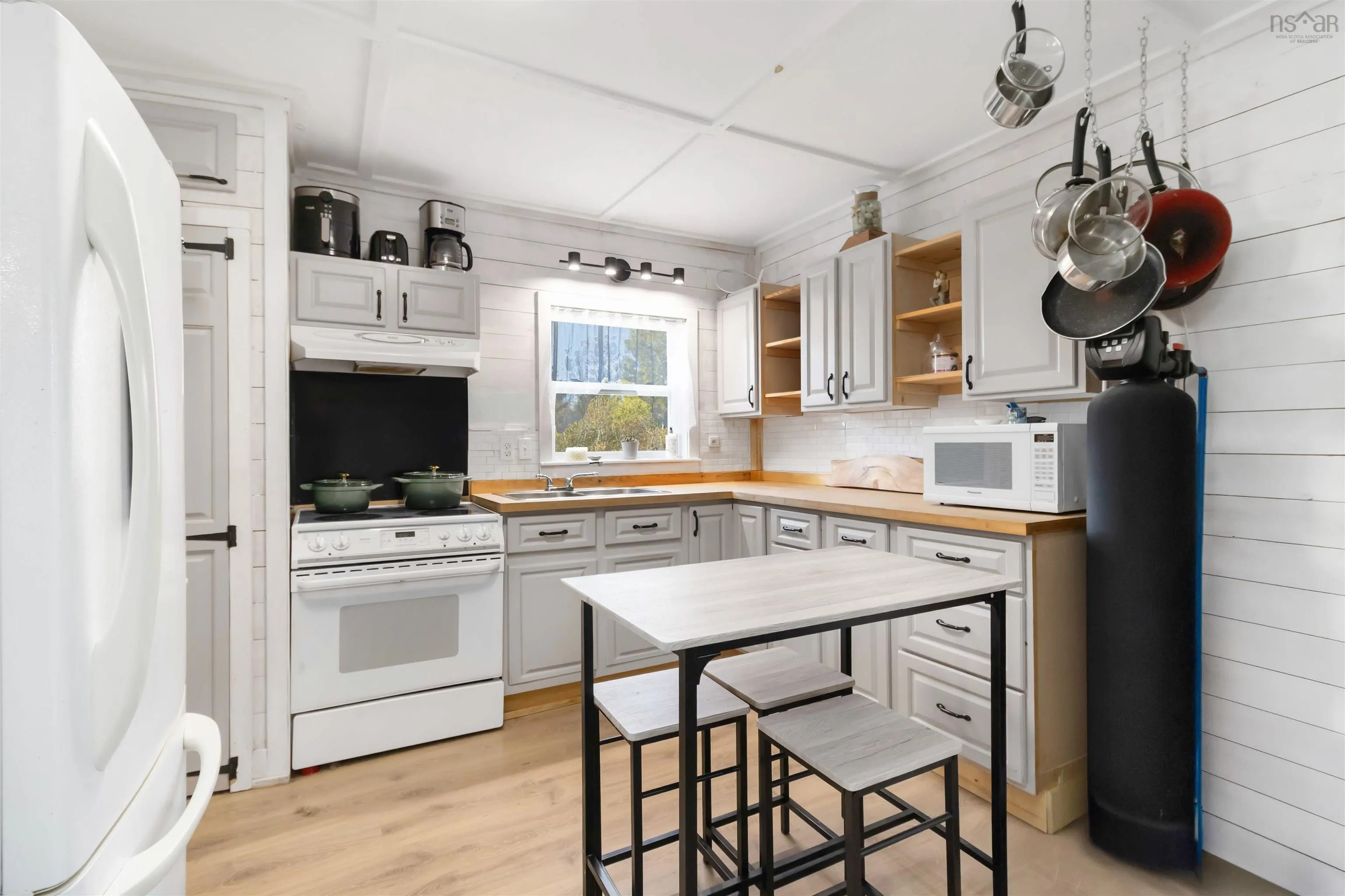 102 John Grant Back Road, Meaghers Grant, NS B0N 1X0, 2 Bedrooms Bedrooms, ,1 BathroomBathrooms,Residential,For Sale,John Grant Back Road,202525576