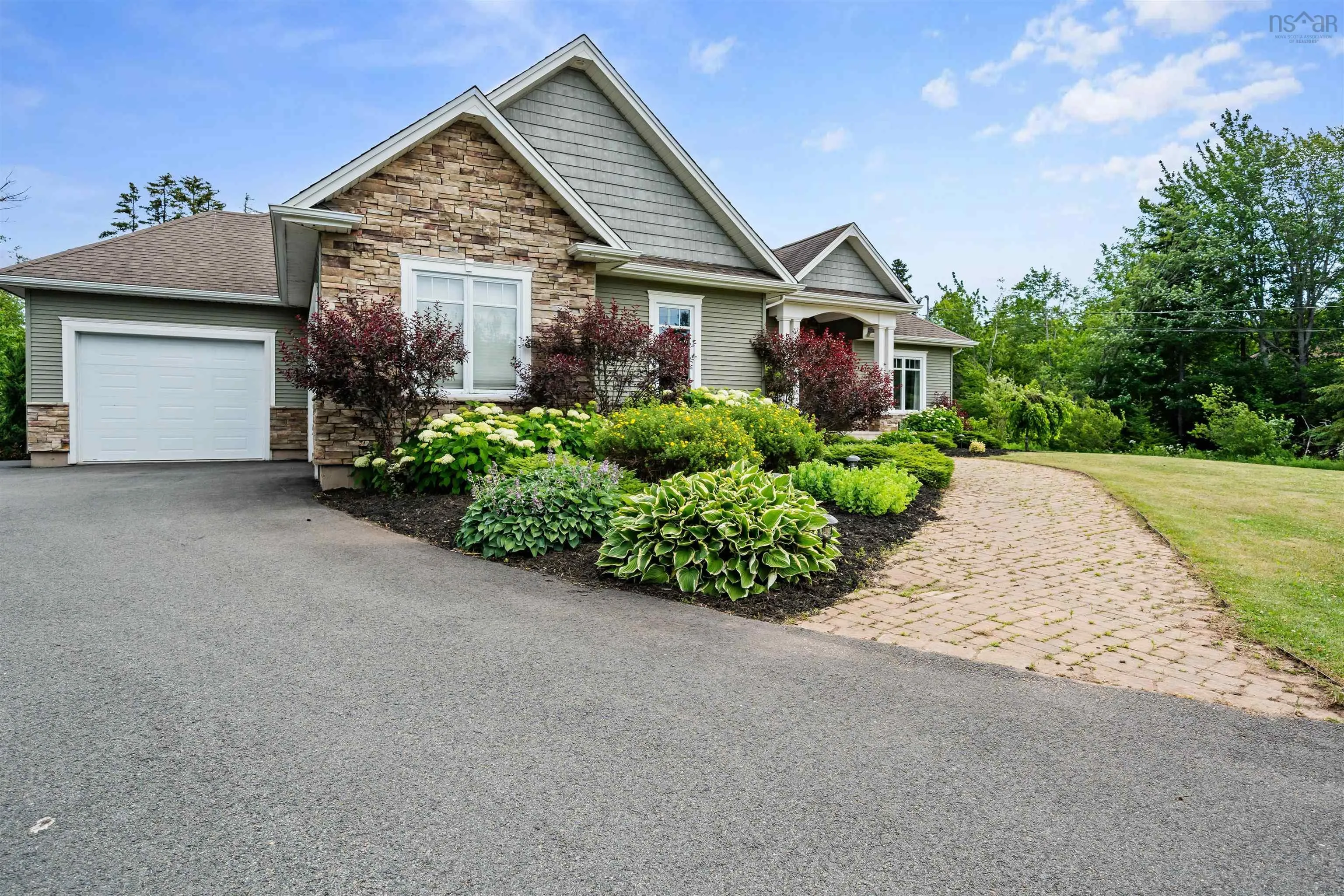 259 Dorsay Road, Amherst, NS B4H 3Y2, 5 Bedrooms Bedrooms, ,3 BathroomsBathrooms,Residential,For Sale,Dorsay,202518059