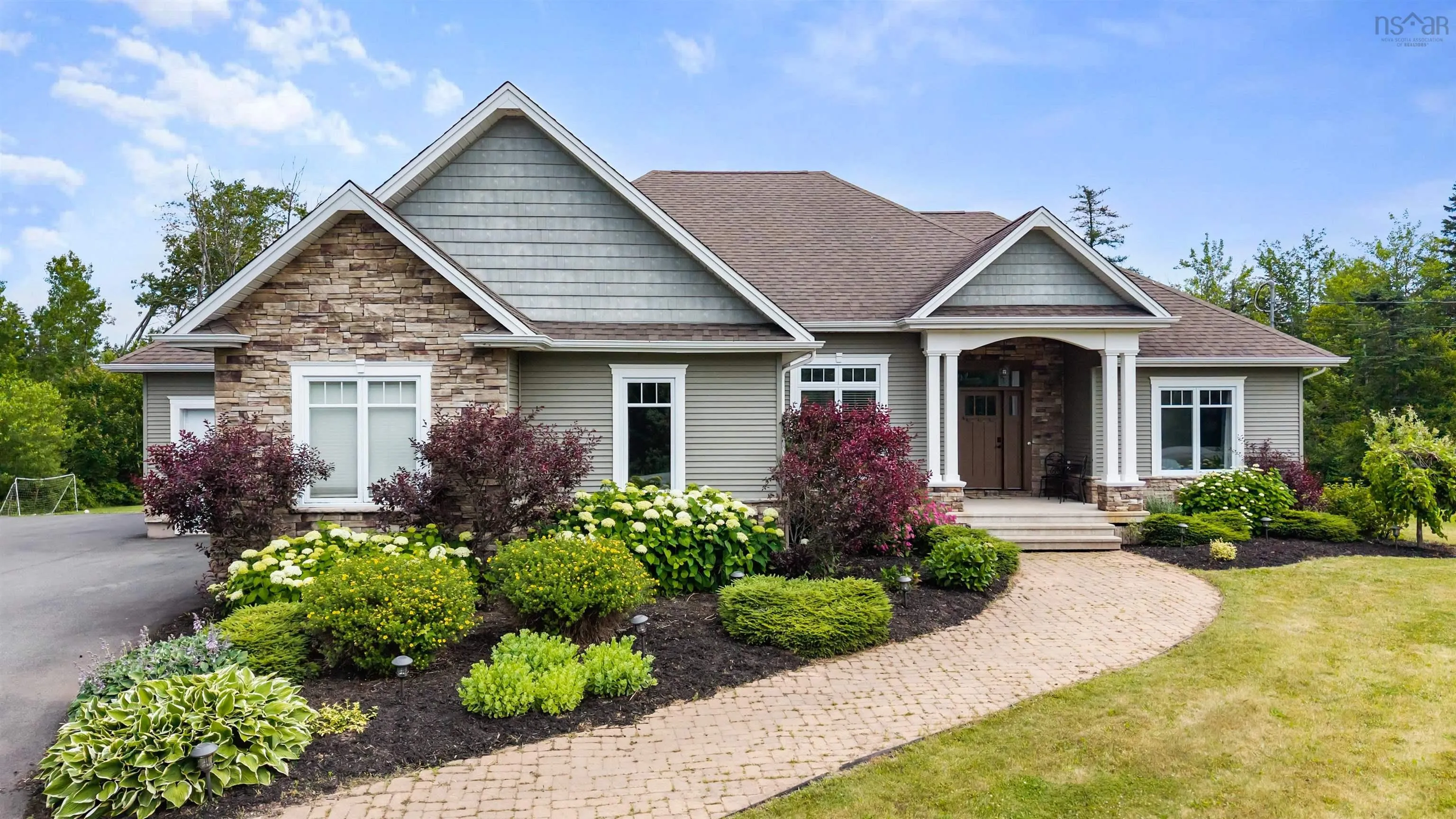 259 Dorsay Road, Amherst, NS B4H 3Y2, 5 Bedrooms Bedrooms, ,3 BathroomsBathrooms,Residential,For Sale,Dorsay,202518059