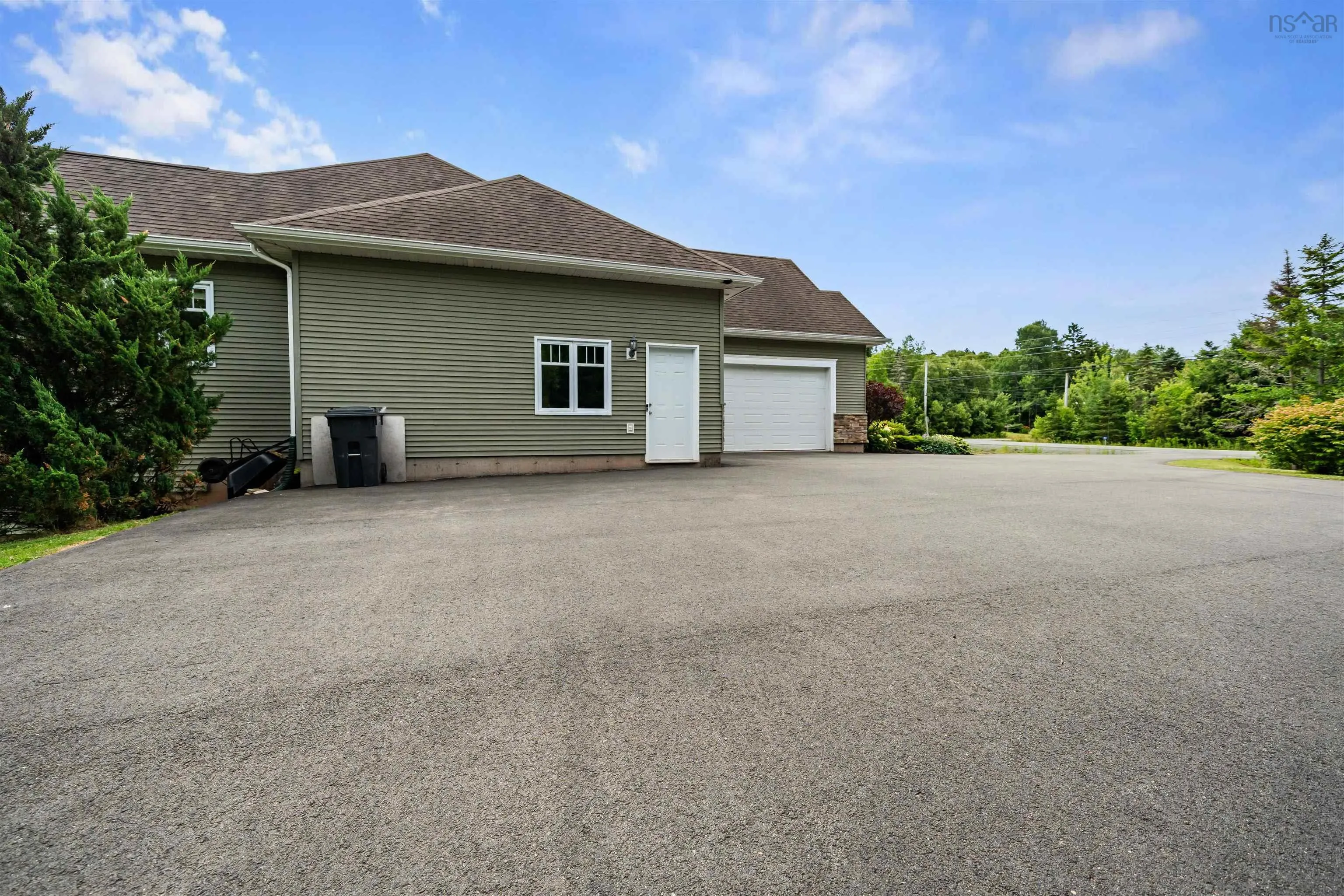 259 Dorsay Road, Amherst, NS B4H 3Y2, 5 Bedrooms Bedrooms, ,3 BathroomsBathrooms,Residential,For Sale,Dorsay,202518059