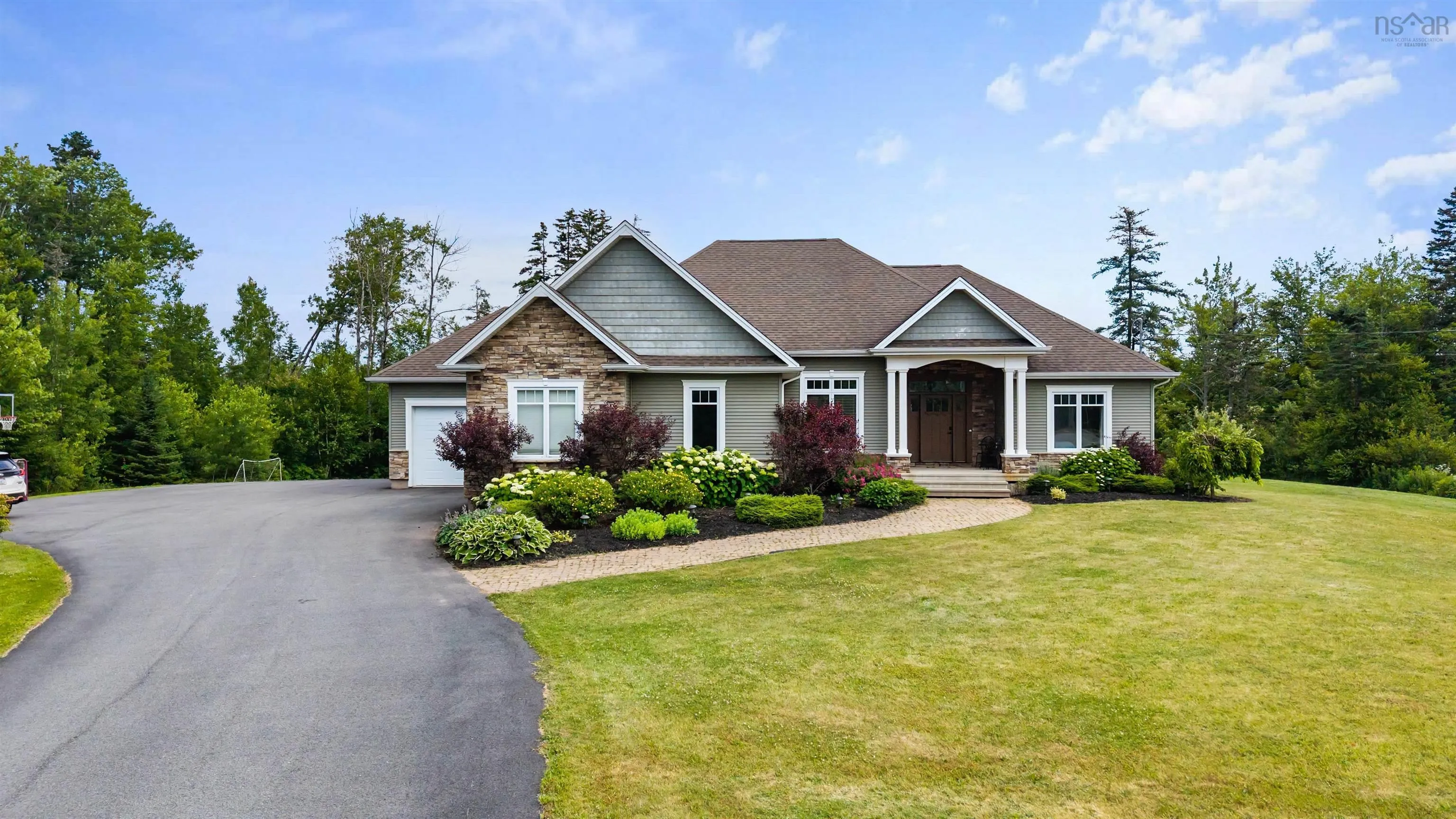259 Dorsay Road, Amherst, NS B4H 3Y2, 5 Bedrooms Bedrooms, ,3 BathroomsBathrooms,Residential,For Sale,Dorsay,202518059