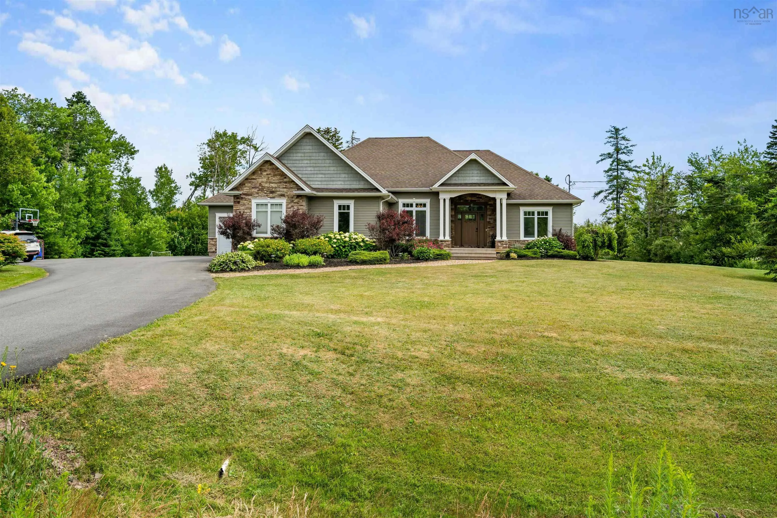 259 Dorsay Road, Amherst, NS B4H 3Y2, 5 Bedrooms Bedrooms, ,3 BathroomsBathrooms,Residential,For Sale,Dorsay,202518059