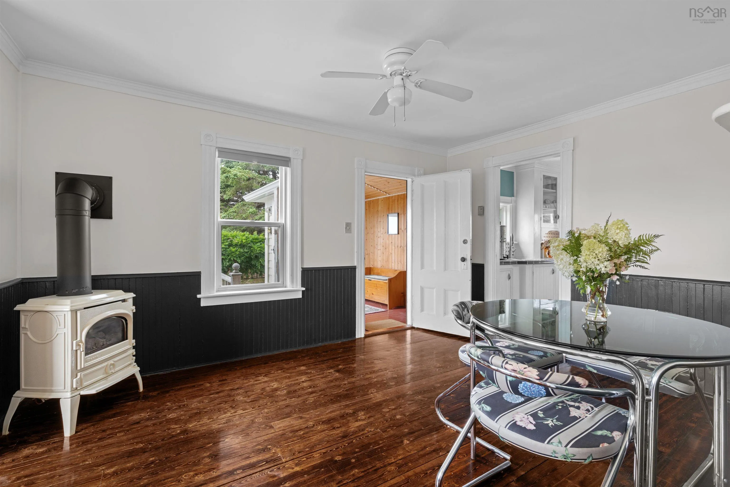 28 Wharf Road, Bush Island, NS B0R 1C0, 1 Bedroom Bedrooms, ,1 BathroomBathrooms,Residential,For Sale,Wharf Road,202519938