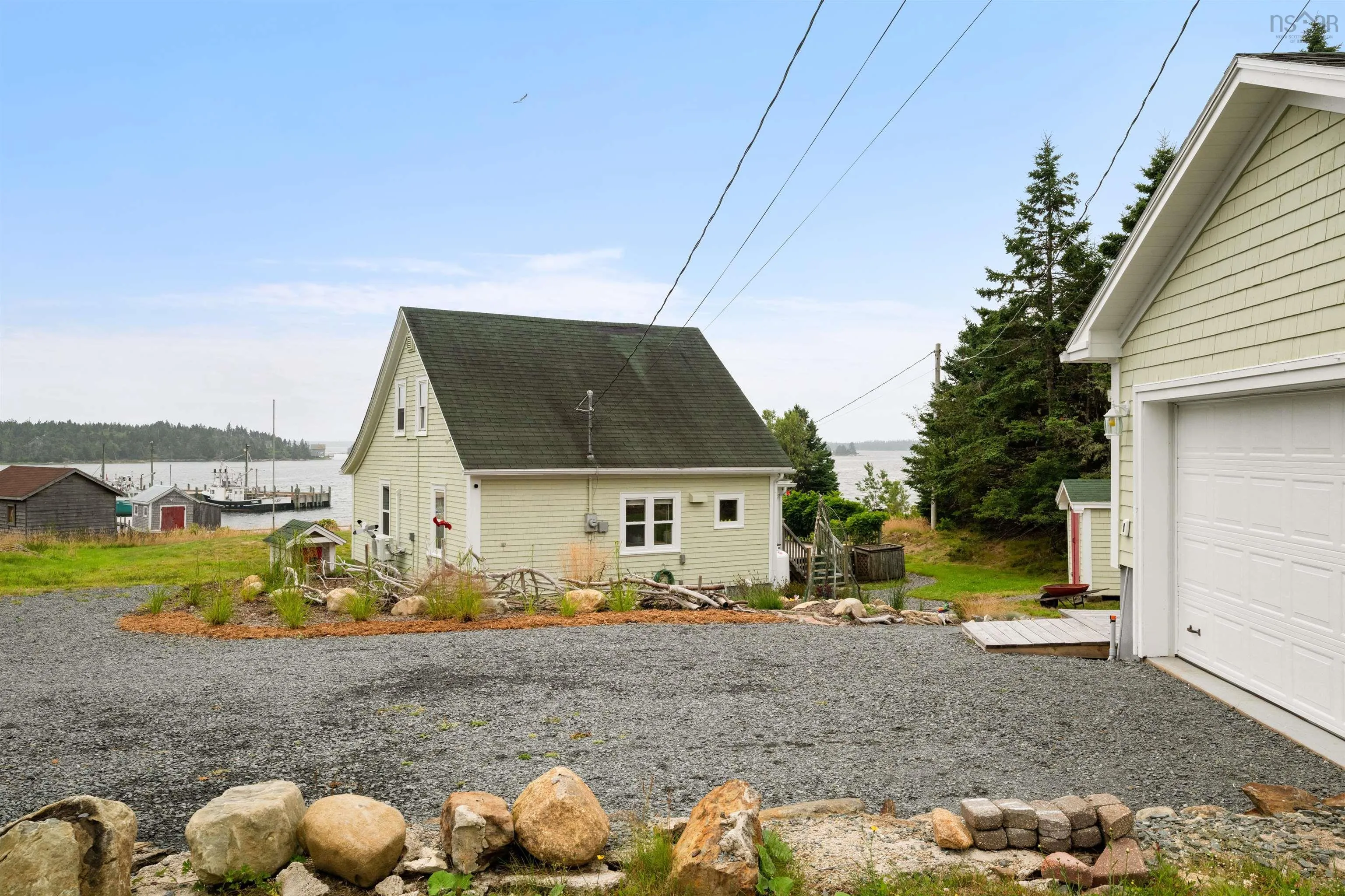28 Wharf Road, Bush Island, NS B0R 1C0, 1 Bedroom Bedrooms, ,1 BathroomBathrooms,Residential,For Sale,Wharf Road,202519938